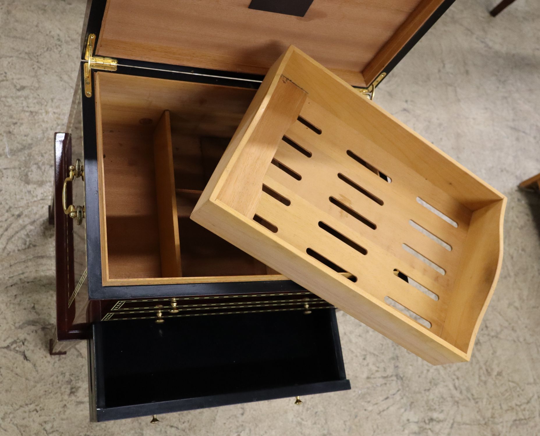 IT Burl Mahog Inlay 1-Dr Lift Top Humidor Orig Fin