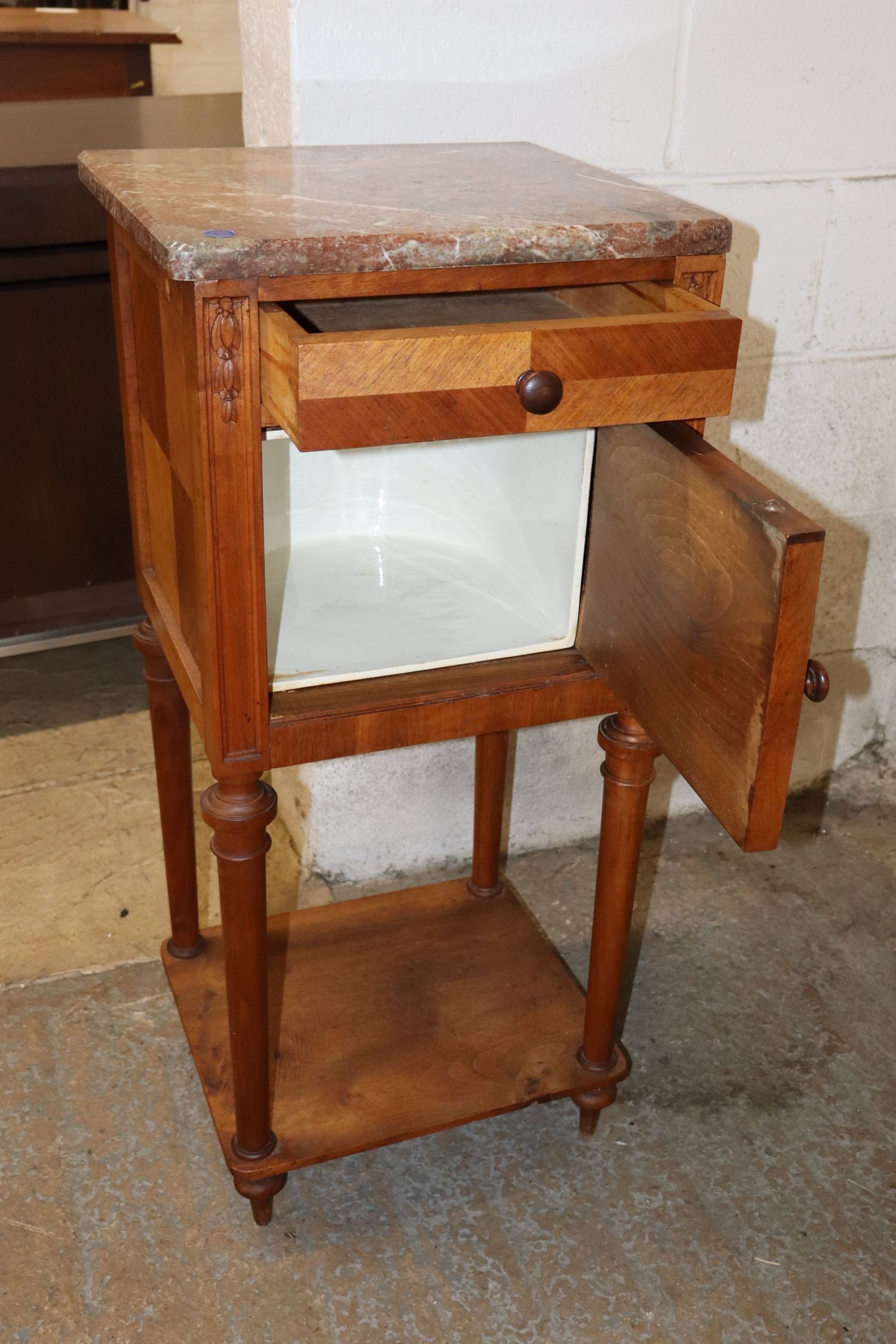 Antq Victorian 1-Dr 1-Door MT Walnut Chamber Stand