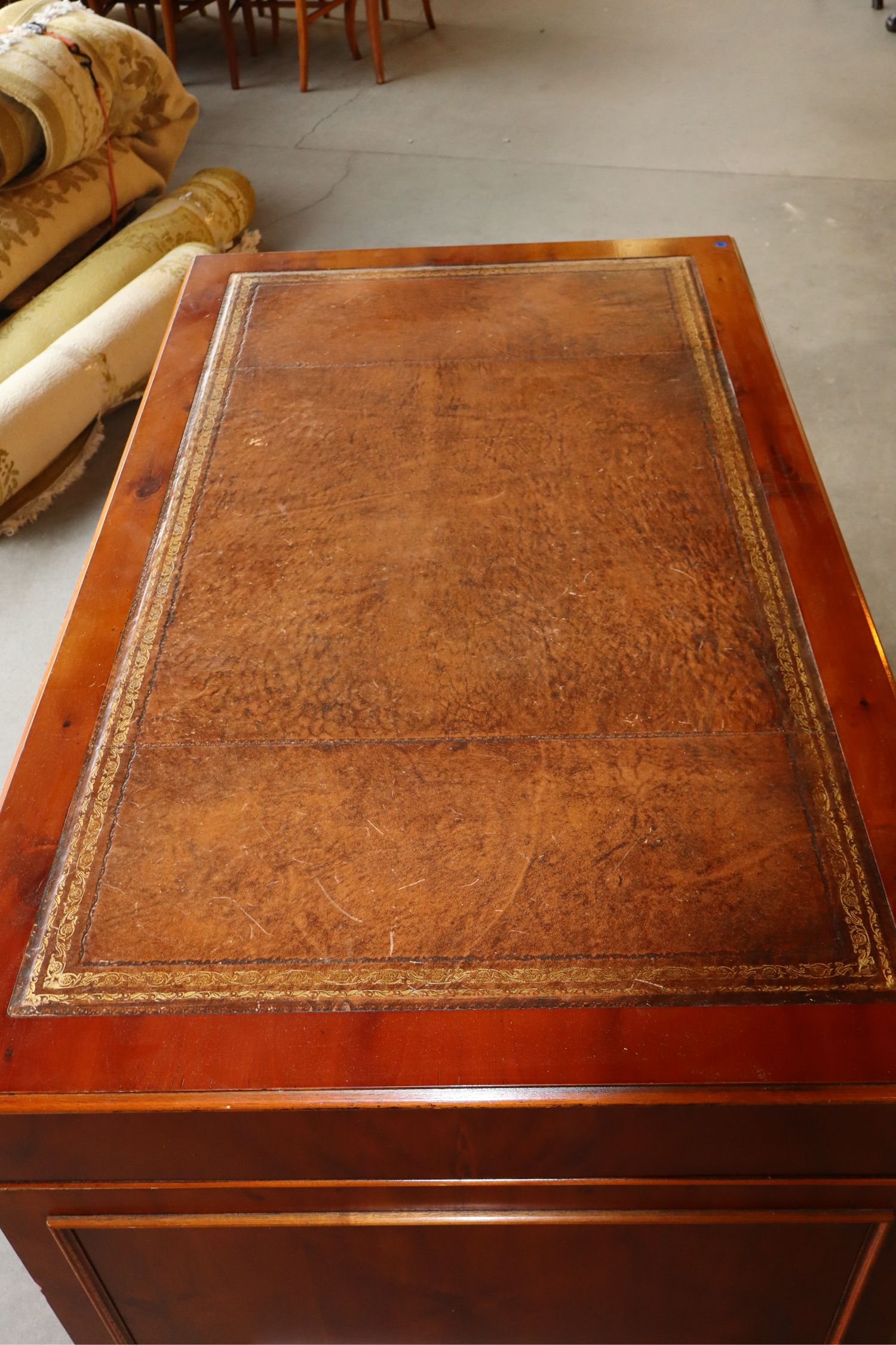 VTG English Style LT Yew Wood 3pc Exec Desk Orig Fin