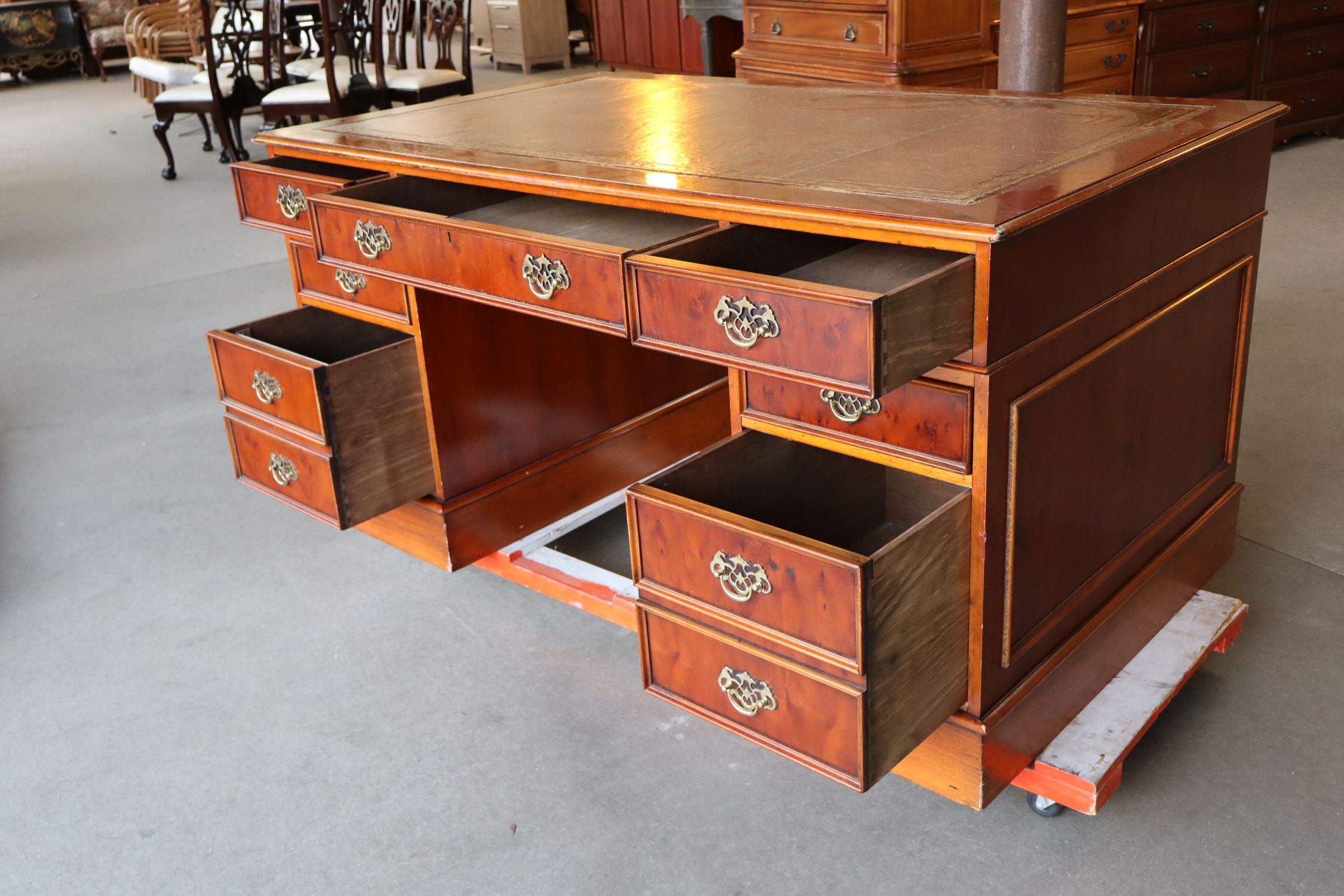 VTG English Style LT Yew Wood 3pc Exec Desk Orig Fin