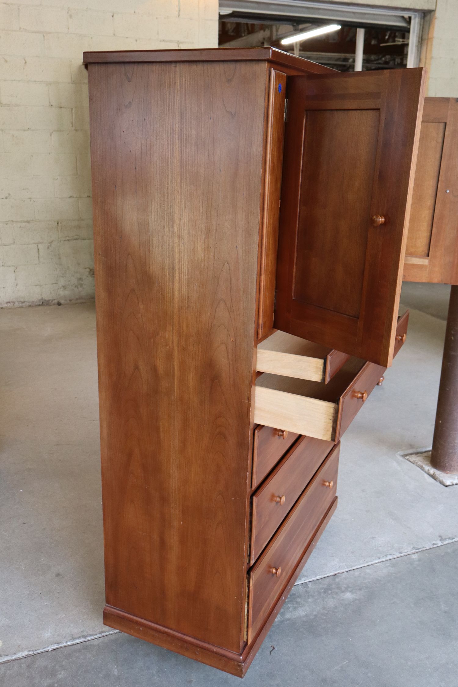 VTG Lane Cherry Gentlemans Chest 2-Dr 5-Dr