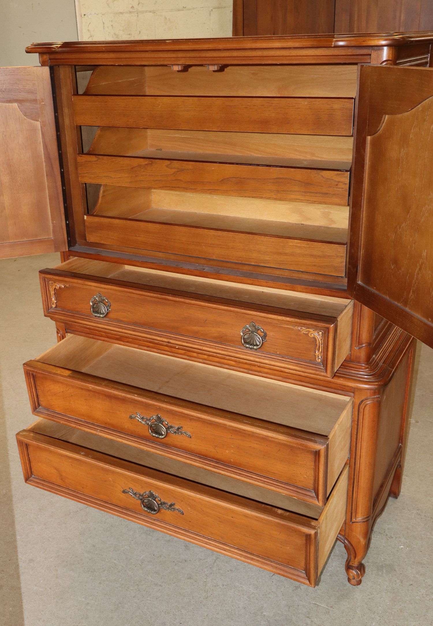 VTG FR JB Vansciver Fitted Walnut Chest Orig Fin