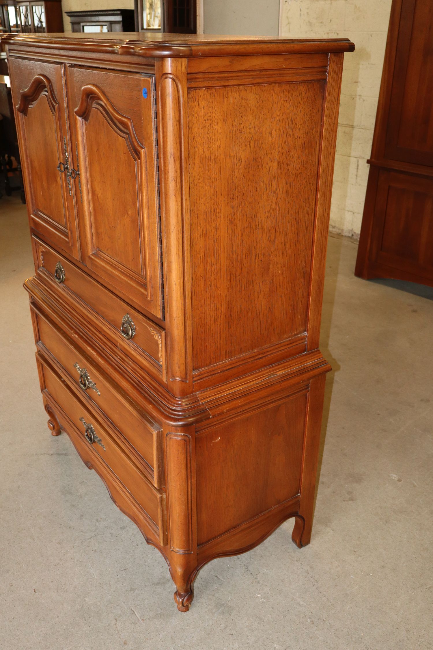 VTG FR JB Vansciver Fitted Walnut Chest Orig Fin