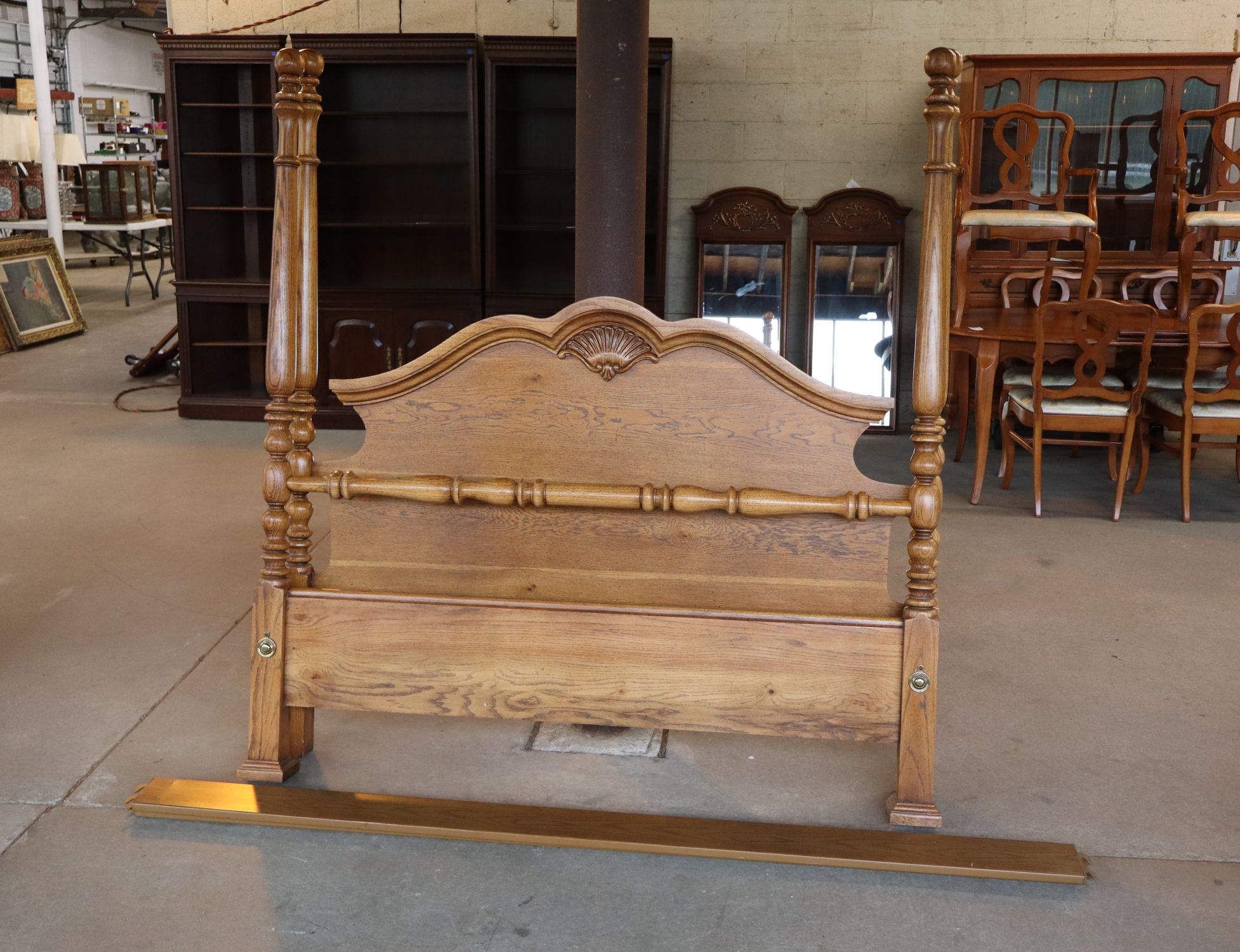 Oak Shell Crvd Queen/Full 4-Poster Bed w/rails