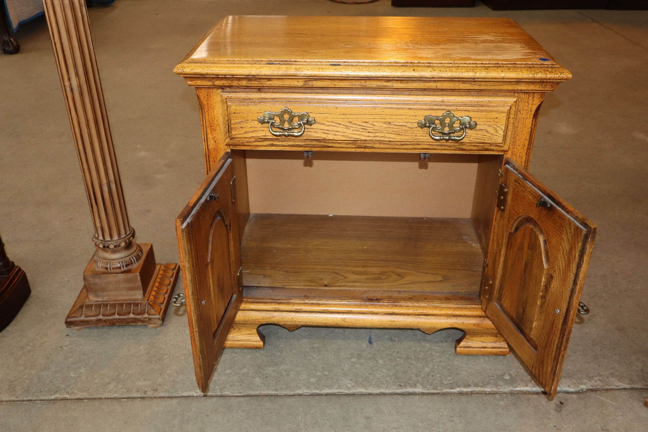 VTG Oak Finish 1-Dr 2-Door Nightstand Orig Finish