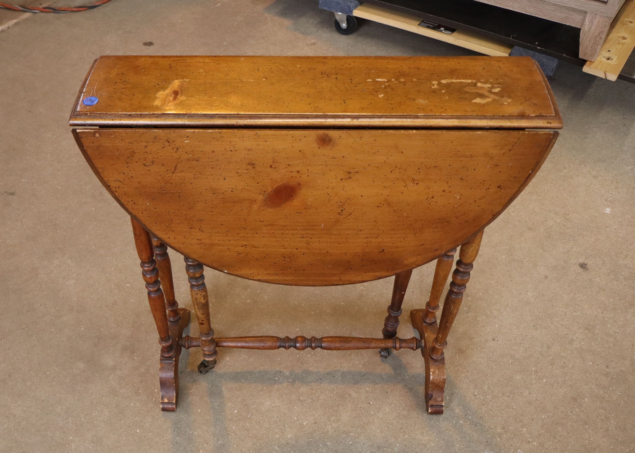 Petite Semi Antq Drop Leaf Gateleg Table Orig Fin
