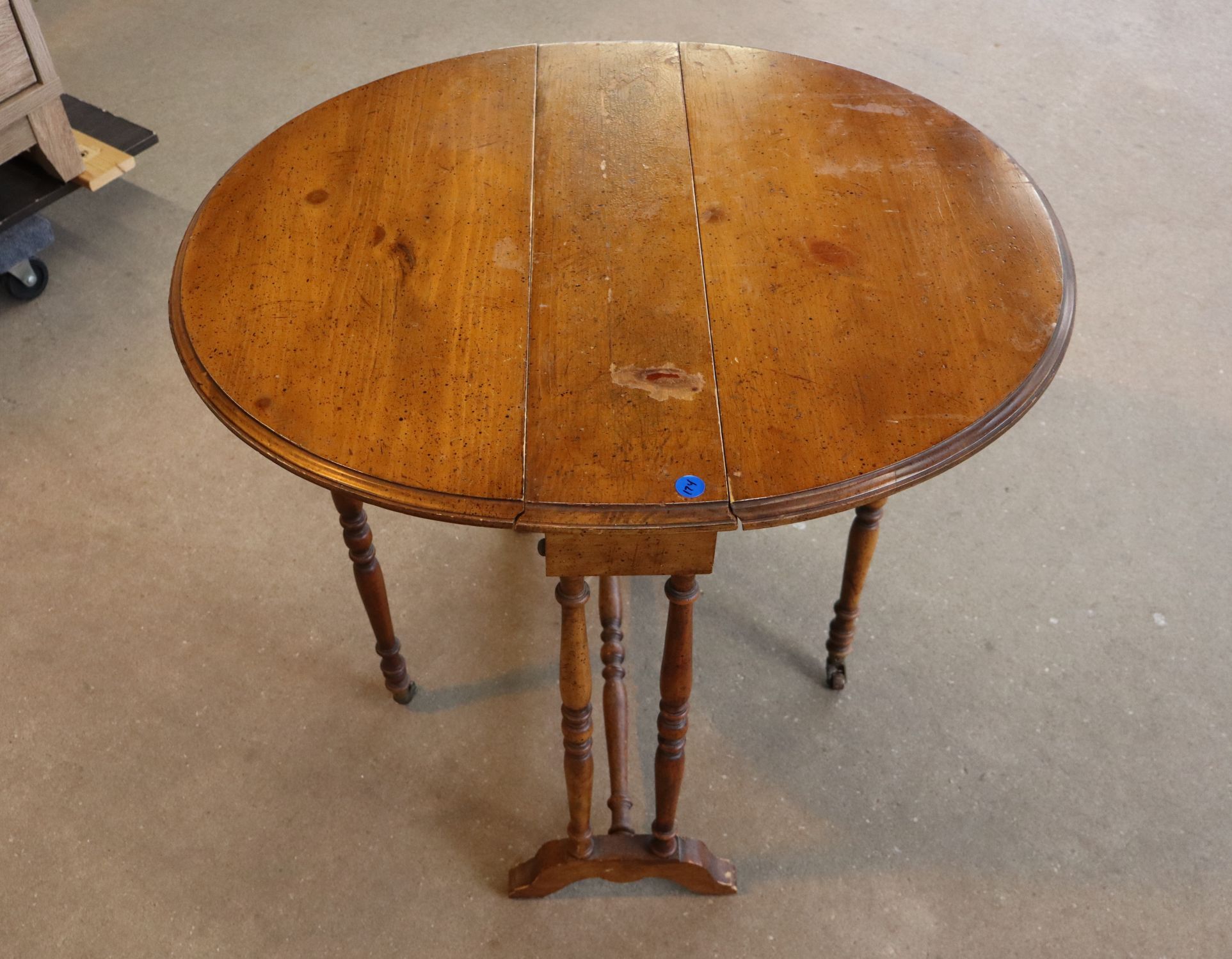 Petite Semi Antq Drop Leaf Gateleg Table Orig Fin