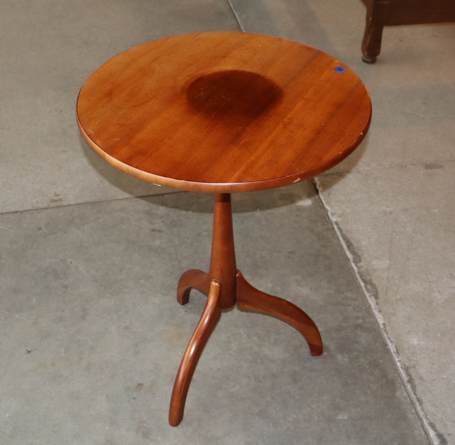 VTG Solid Maple 20" Round Spider Leg Lamp Table Orig