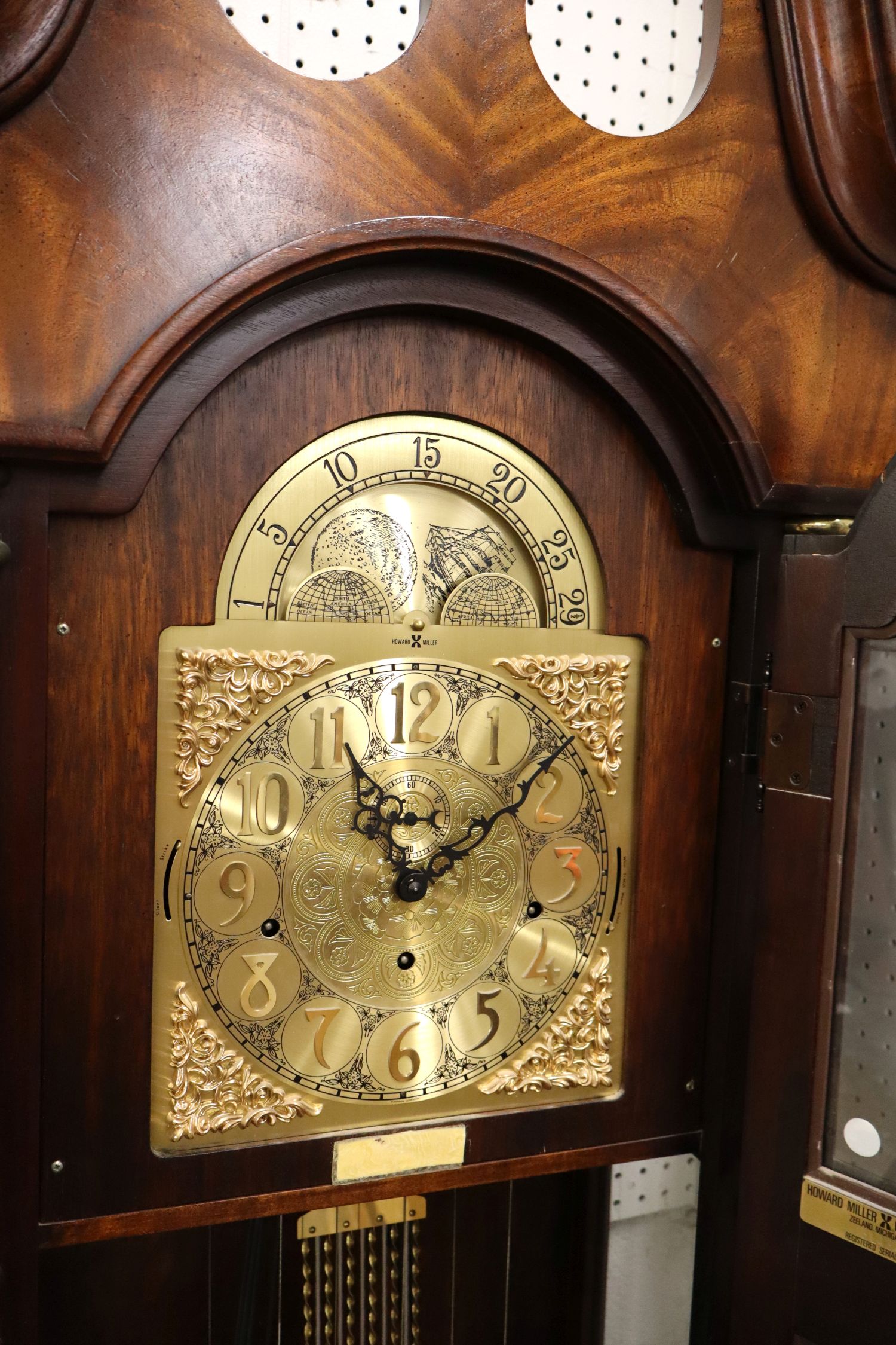 VTG Howard Miller Burl Mahog GF Clock SN 314347