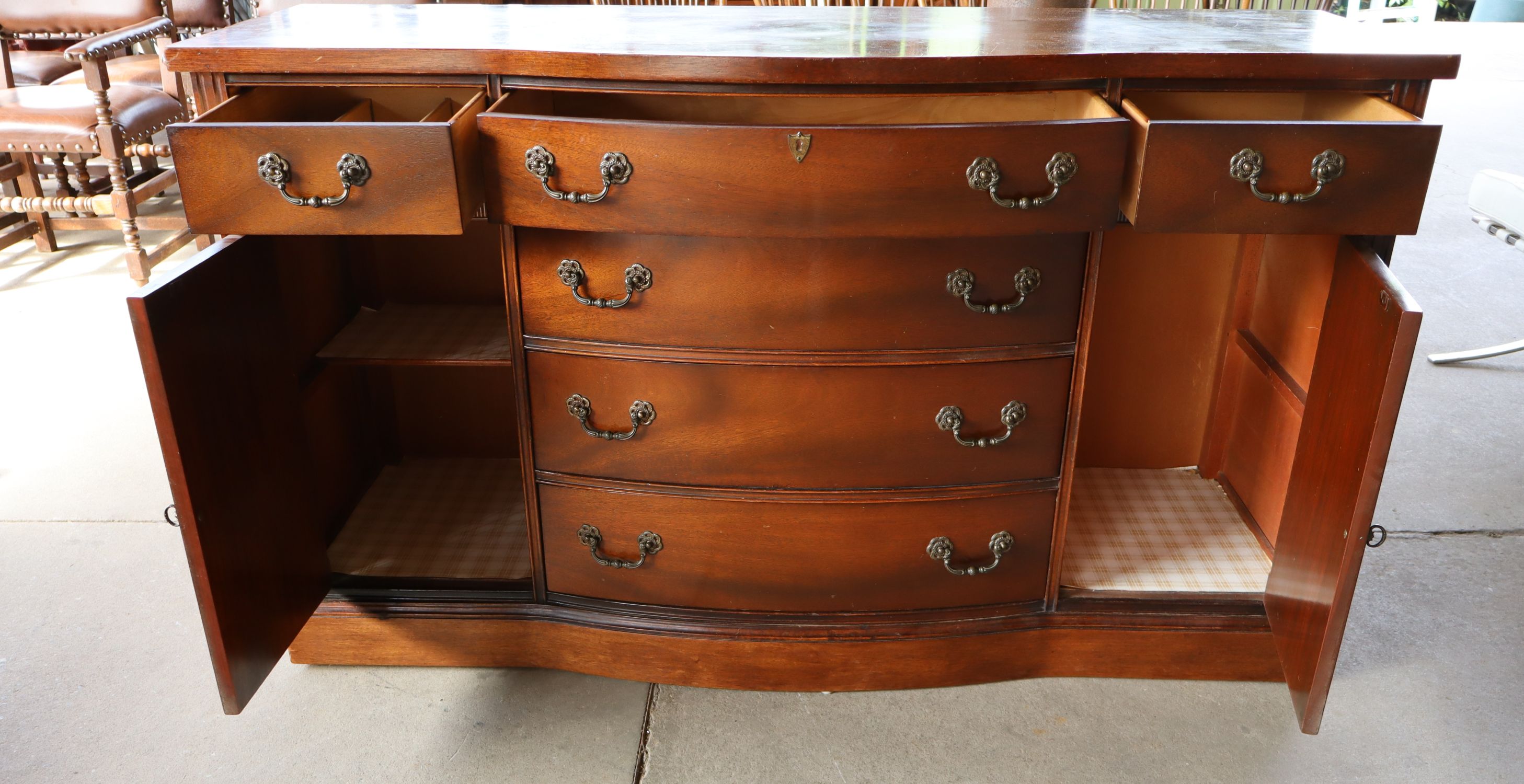 VTG Burl Mahog 6-Dr 2-Door Buffet Orig Finish
