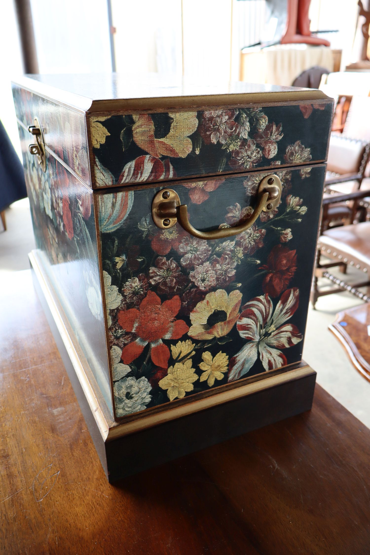 Asian Insp Lift Top Storage Box Custom Chest Coll