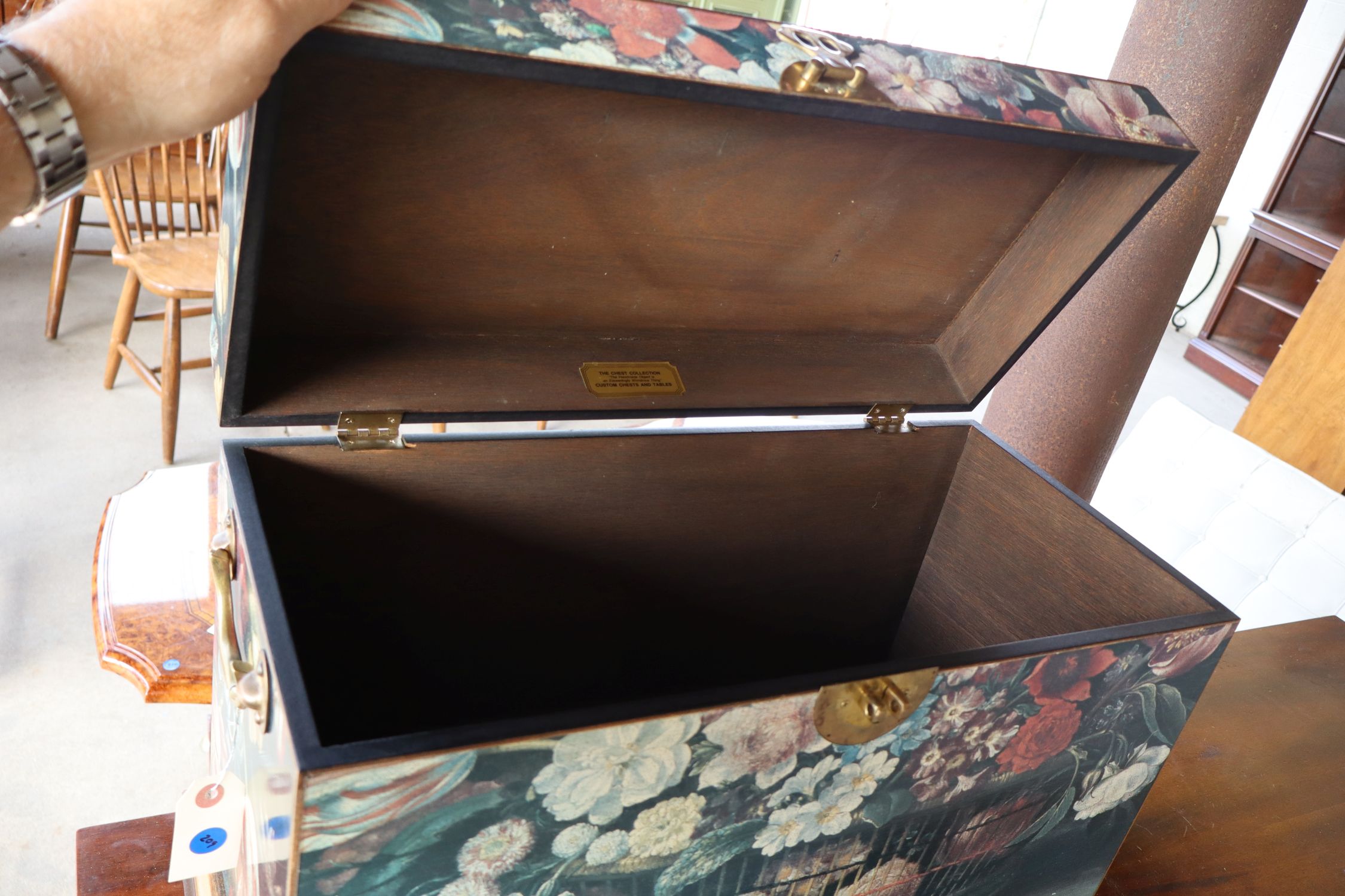 Asian Insp Lift Top Storage Box Custom Chest Coll