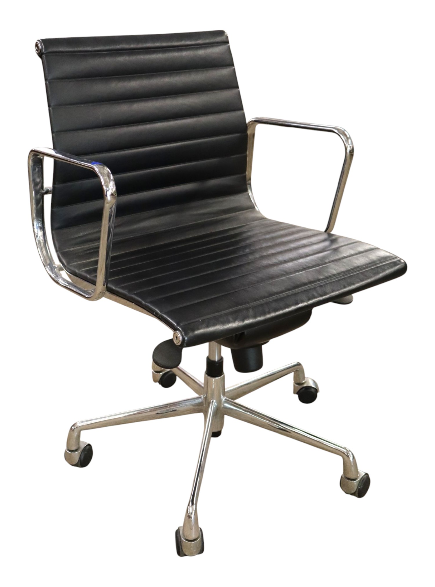 MCM Knoll Style Black Leather Chrome Swivel Chair