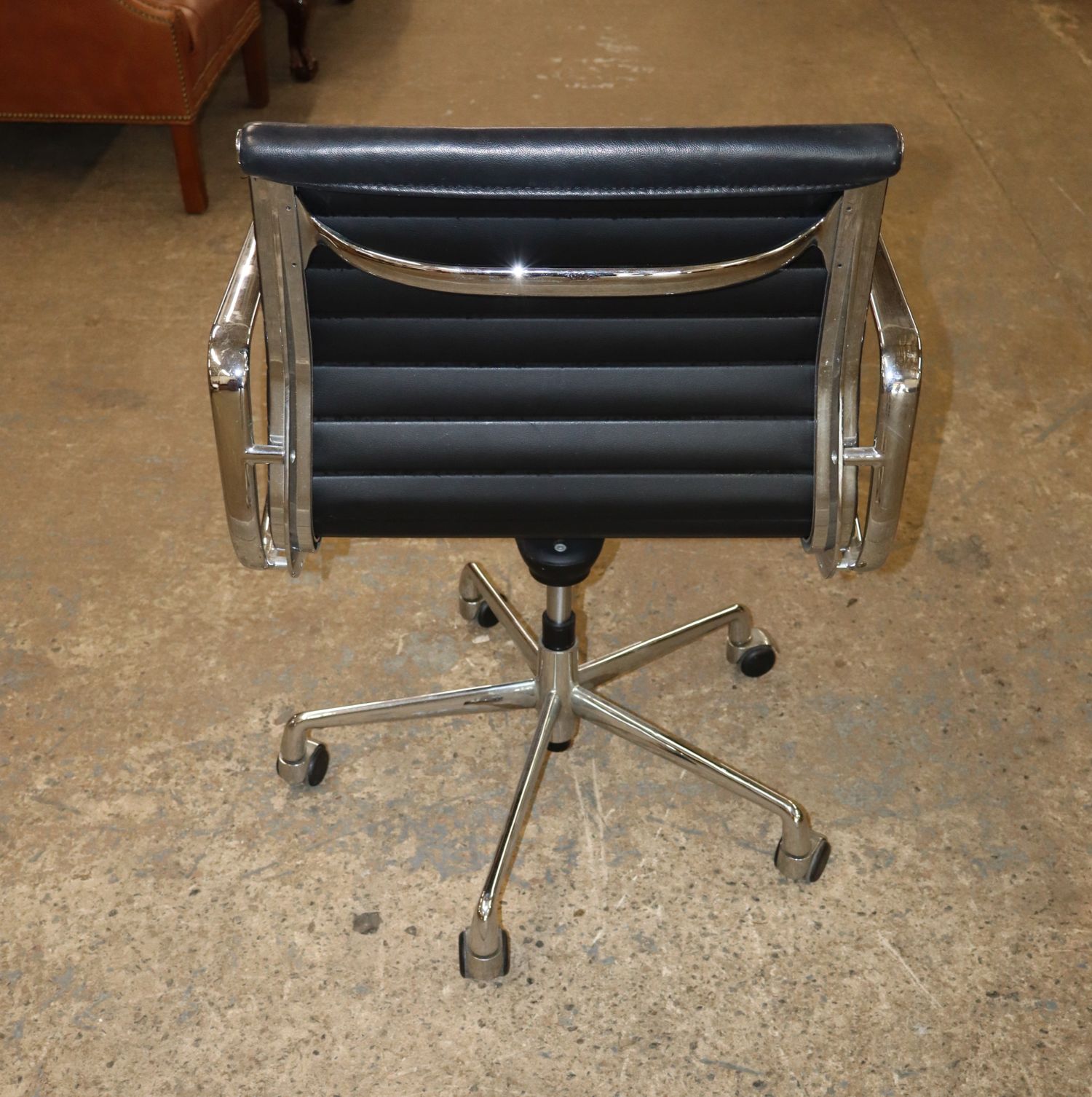 MCM Knoll Style Black Leather Chrome Swivel Chair