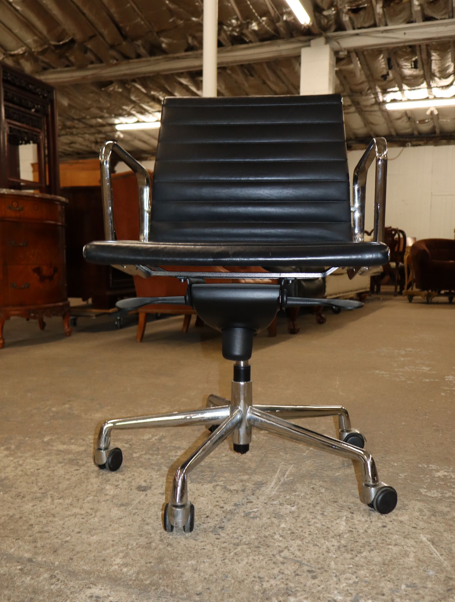 MCM Knoll Style Black Leather Chrome Swivel Chair