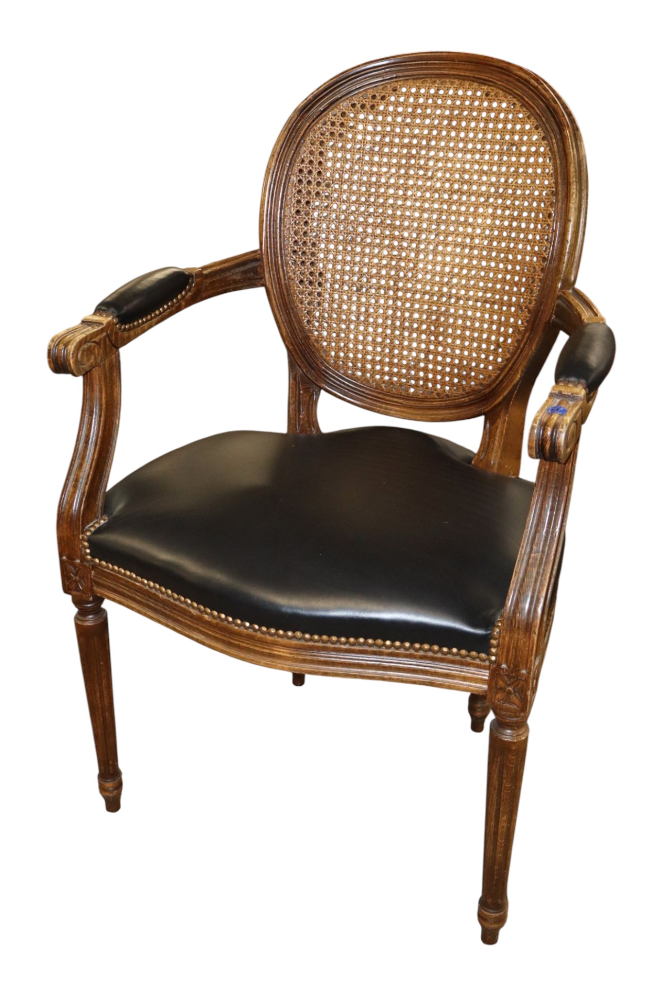 Quality FR Medallion Dbl Caned Blk Leather Chair