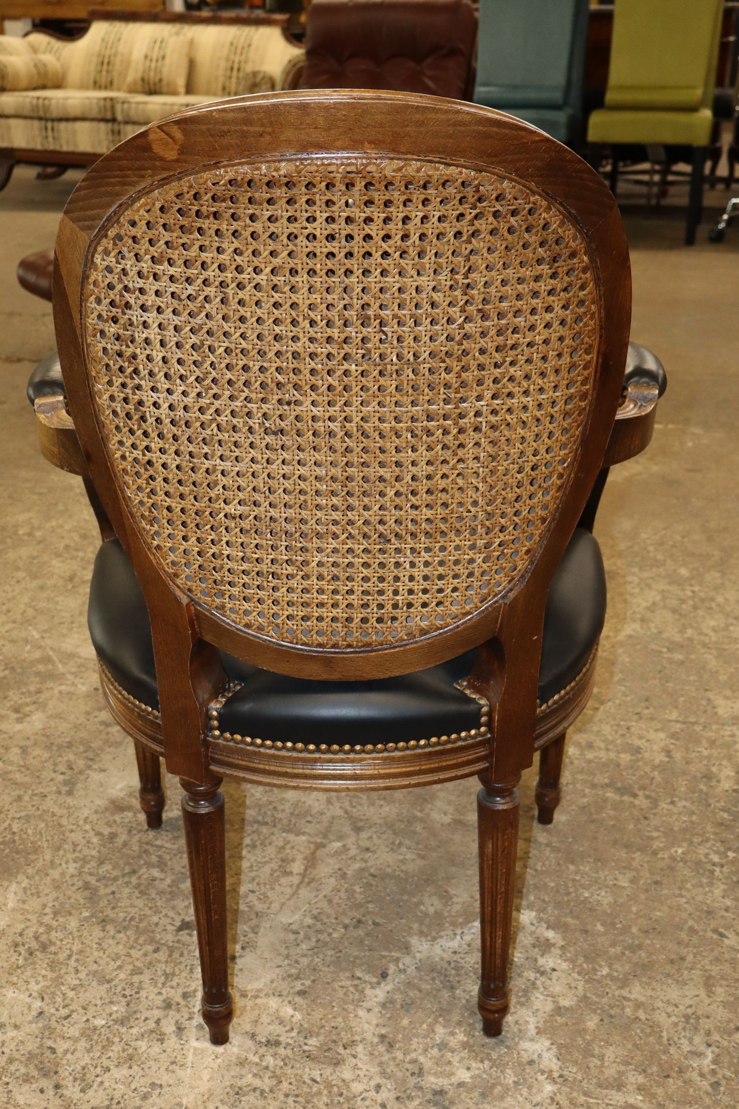 Quality FR Medallion Dbl Caned Blk Leather Chair