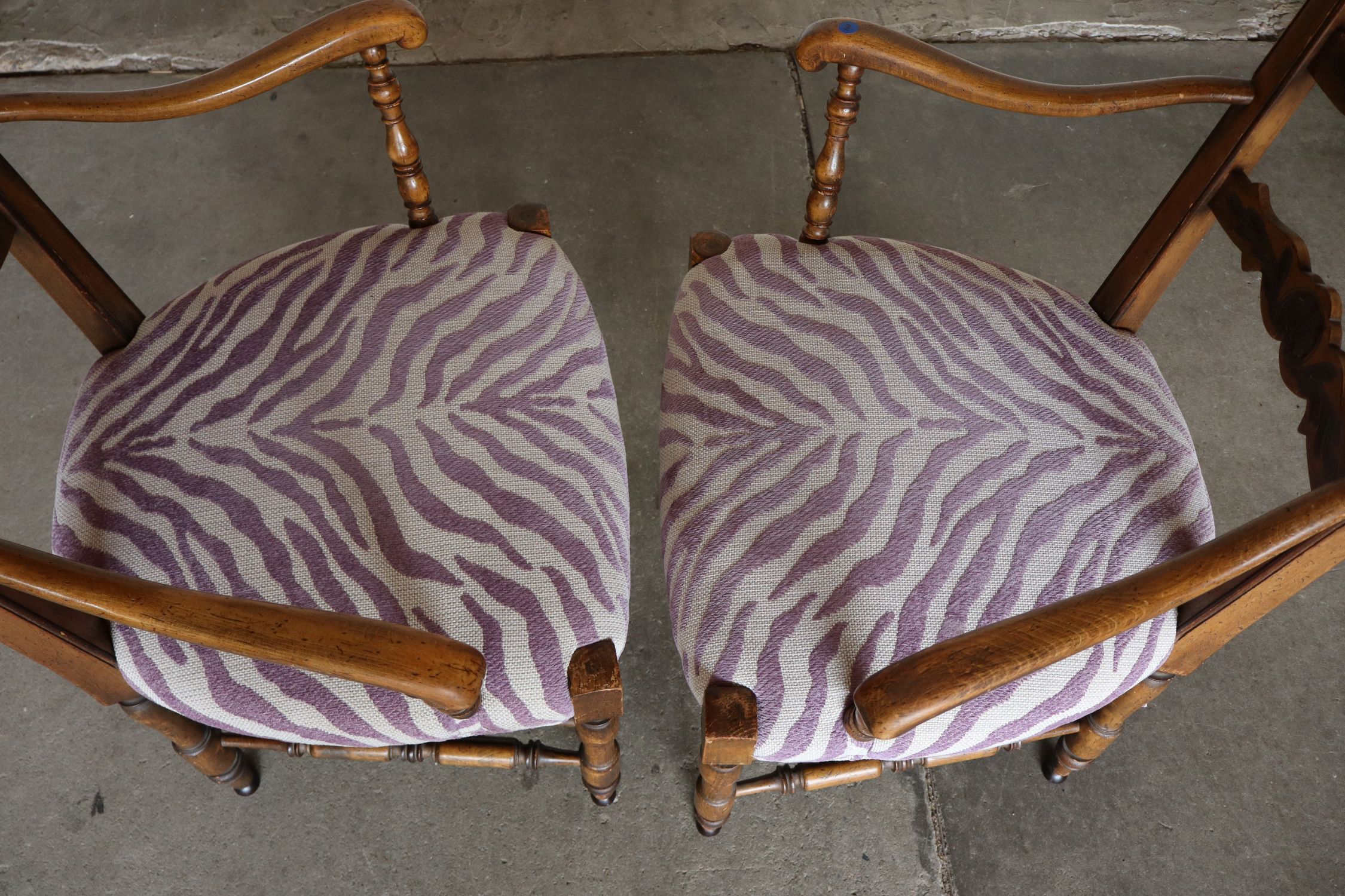 Pr Vtg FR Shell Crvd Ladder Back Arm Chairs