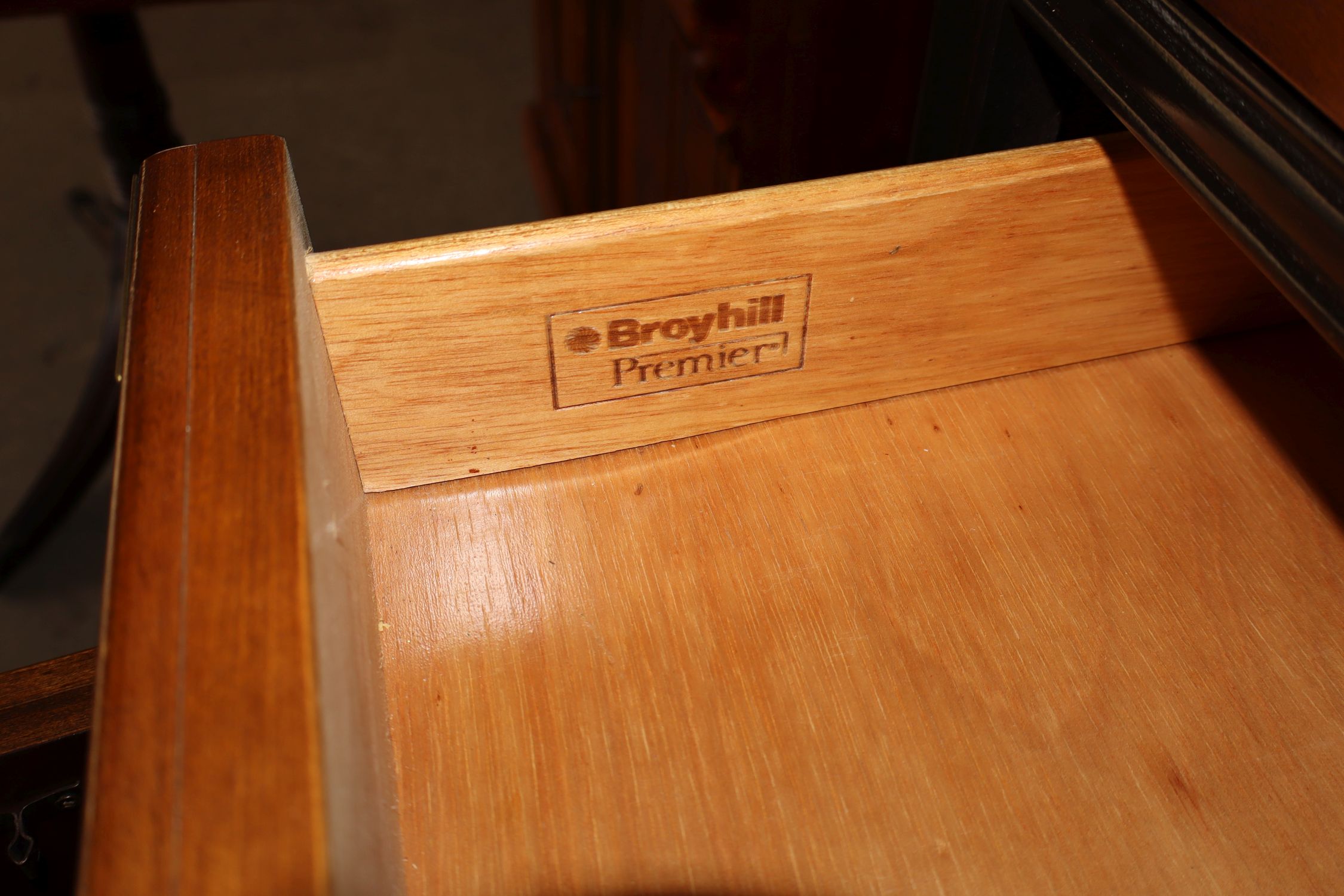 Pr Broyhill Asian Burl Wal Display Cabinets