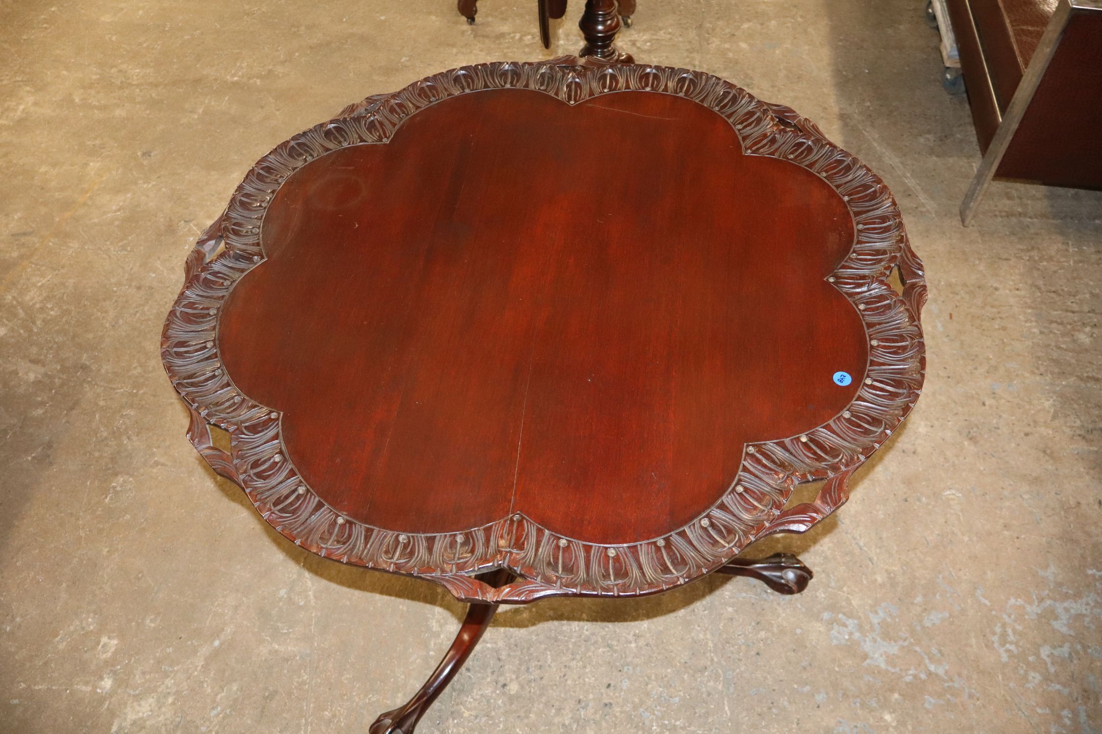 Antq Mah Scallop Crvd Tilt Top Table Paw Feet