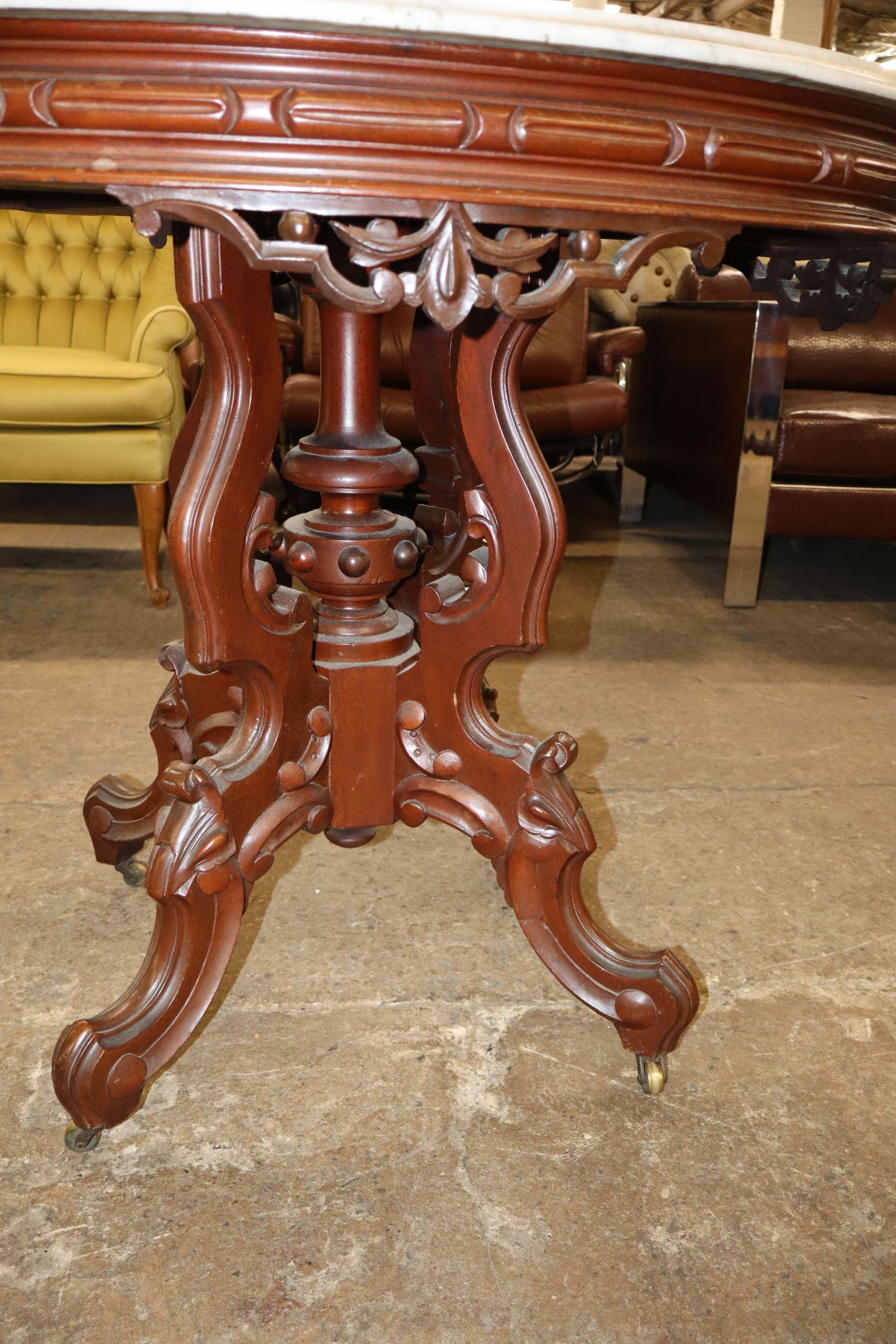 Antq Victorian Walnut Oval Marble Top Table (48/49)
