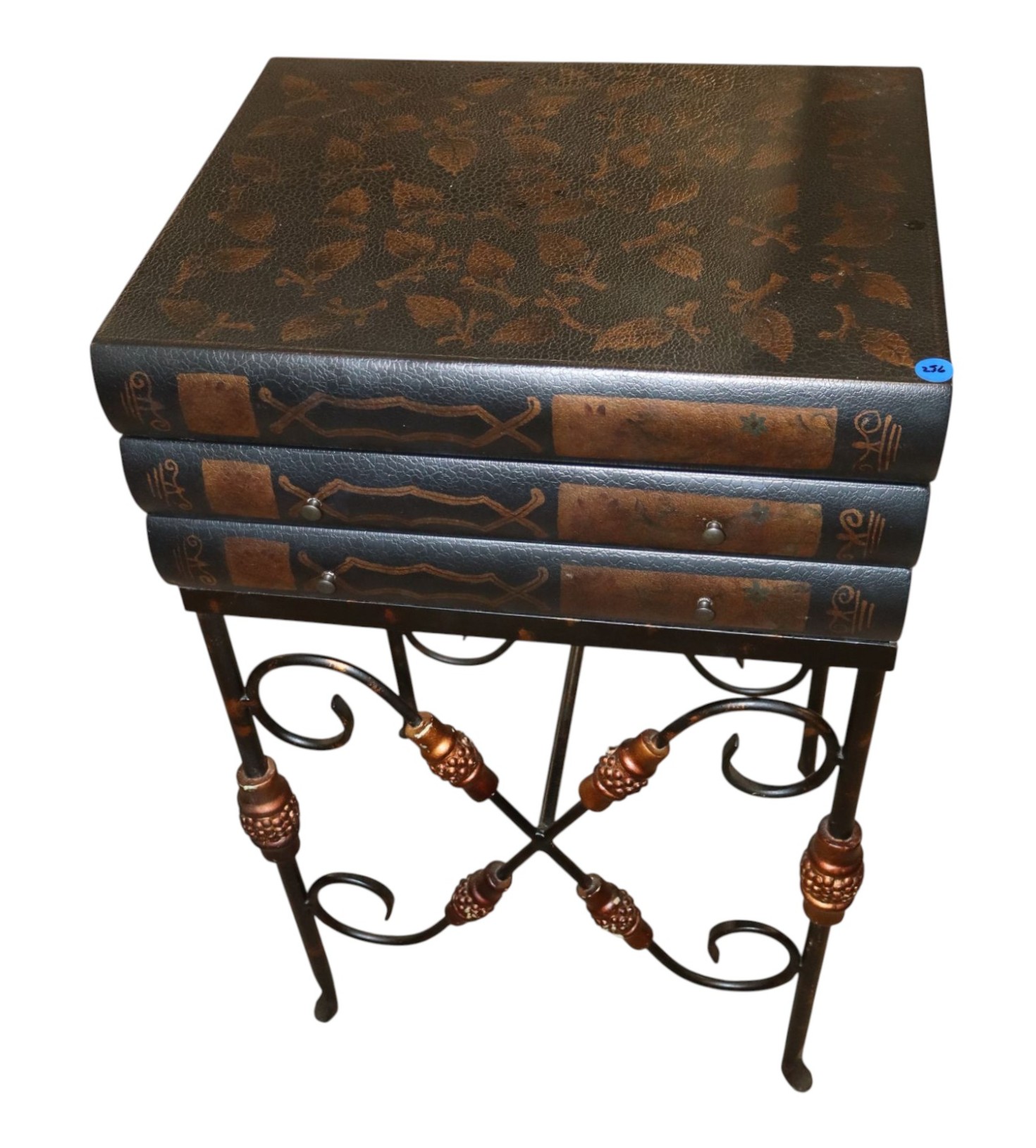 Collezione Europa Painted 2 Drawer Iron Stand