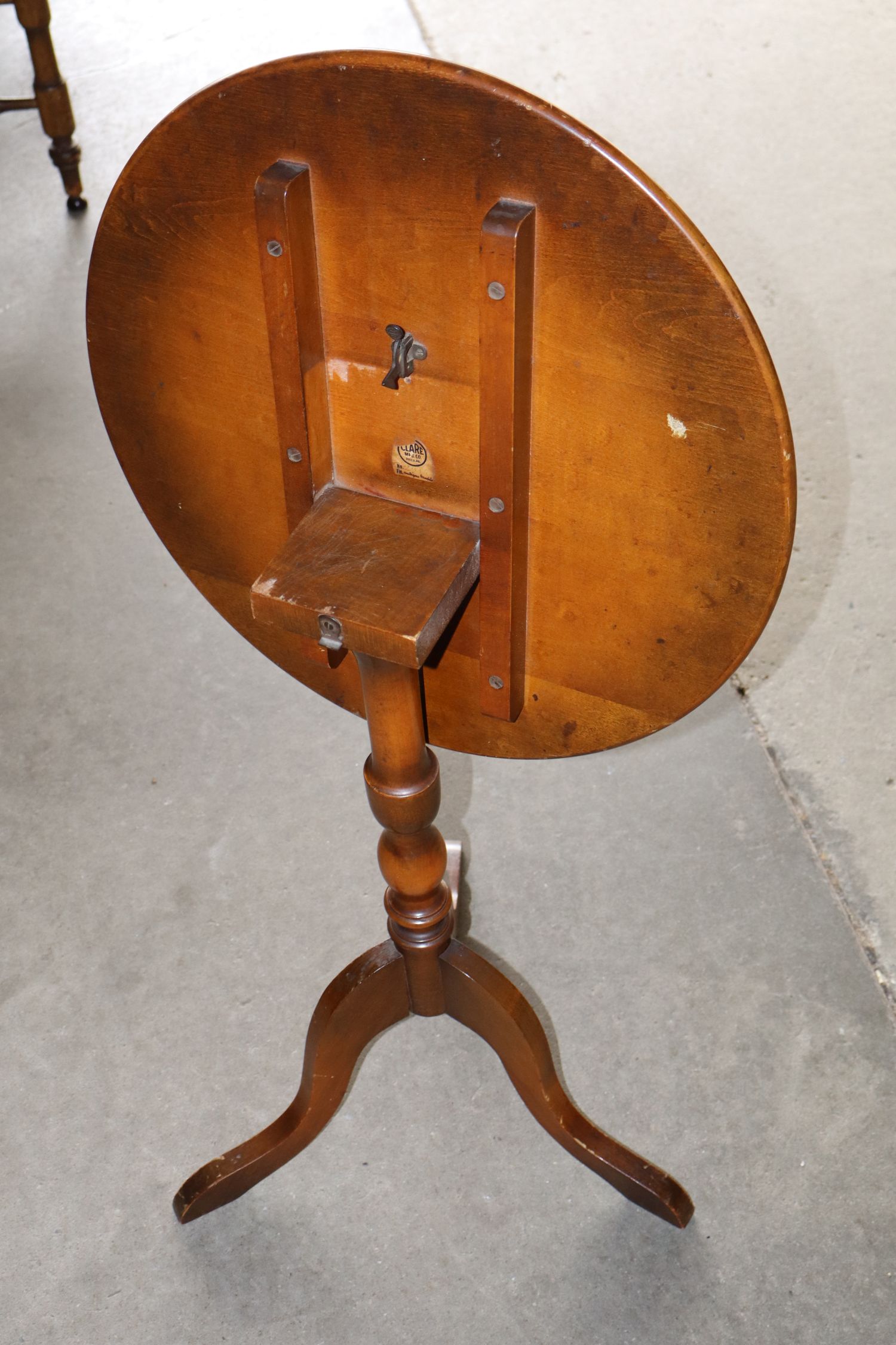Clare VTG Maple Tilt Top Petite Round Stand