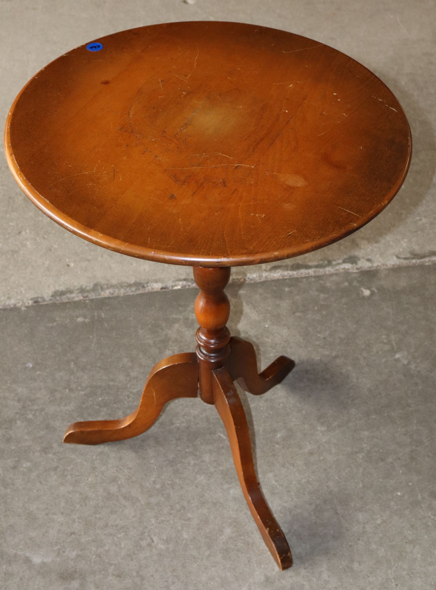 Clare VTG Maple Tilt Top Petite Round Stand