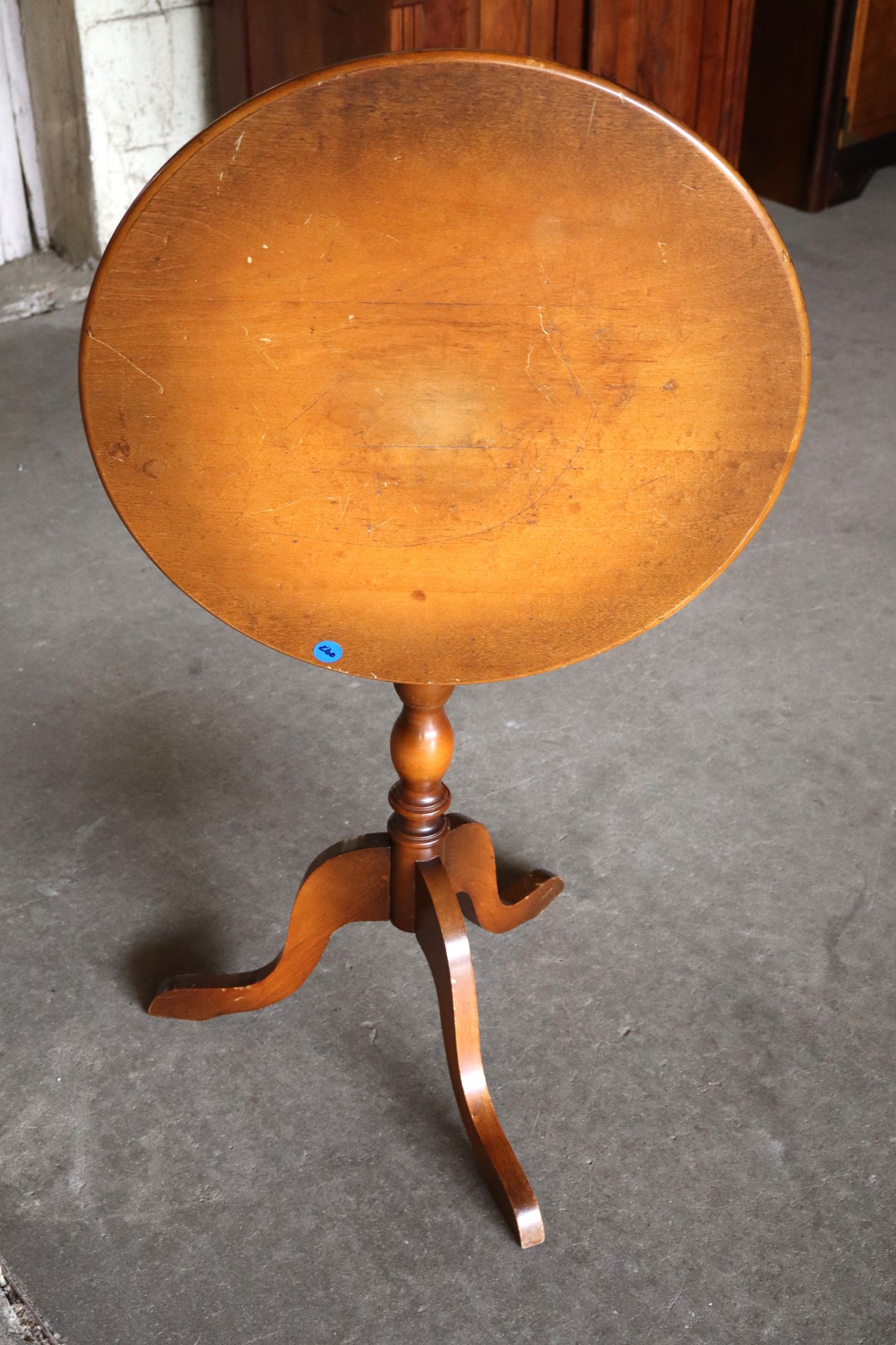Clare VTG Maple Tilt Top Petite Round Stand