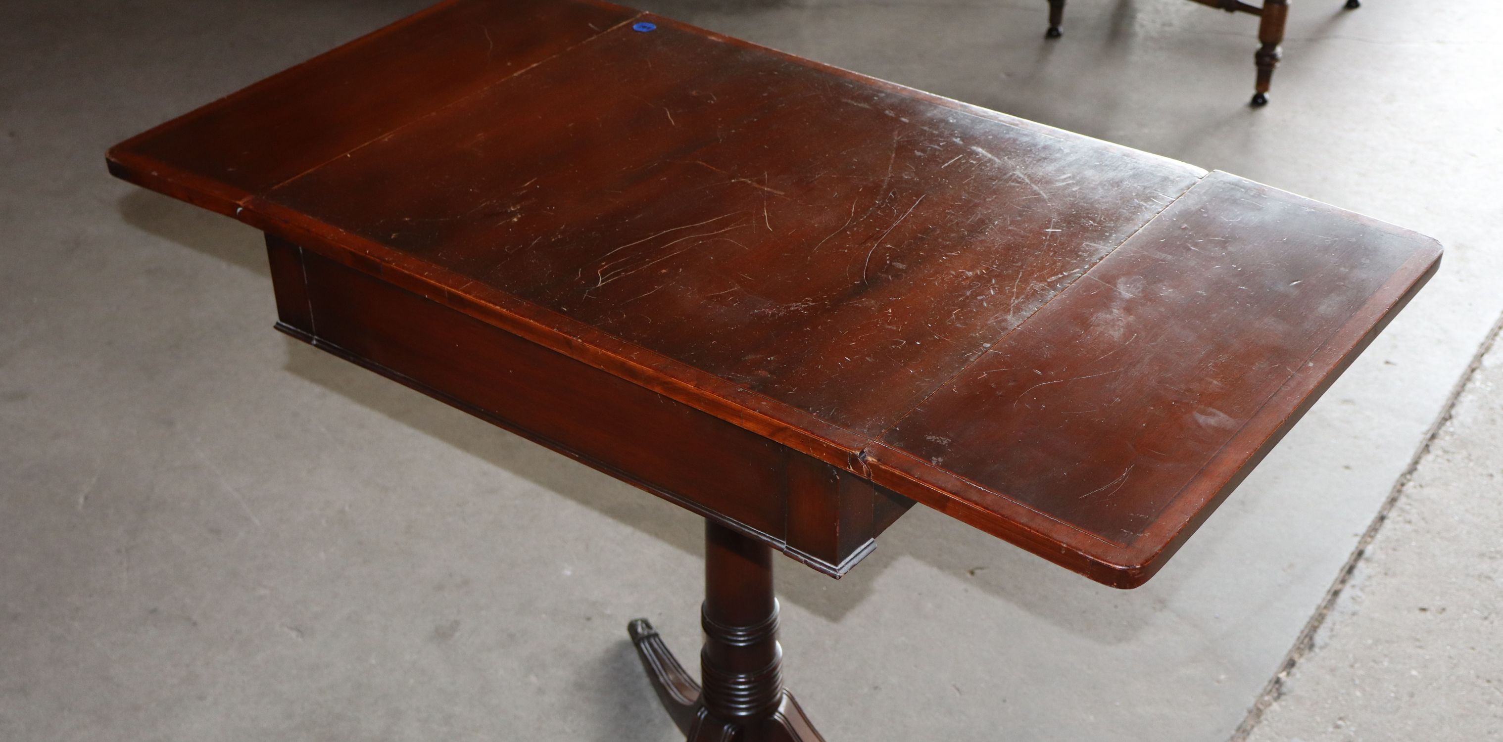 VTG Duncan Phyfe Mah Drop Leaf Table Banded