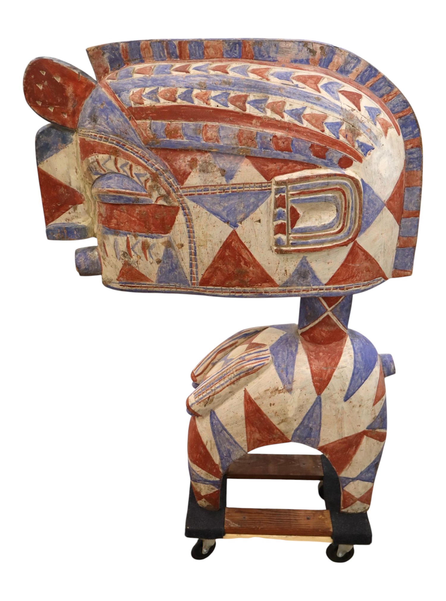 Traditional Baga artisans subtractive sculpture