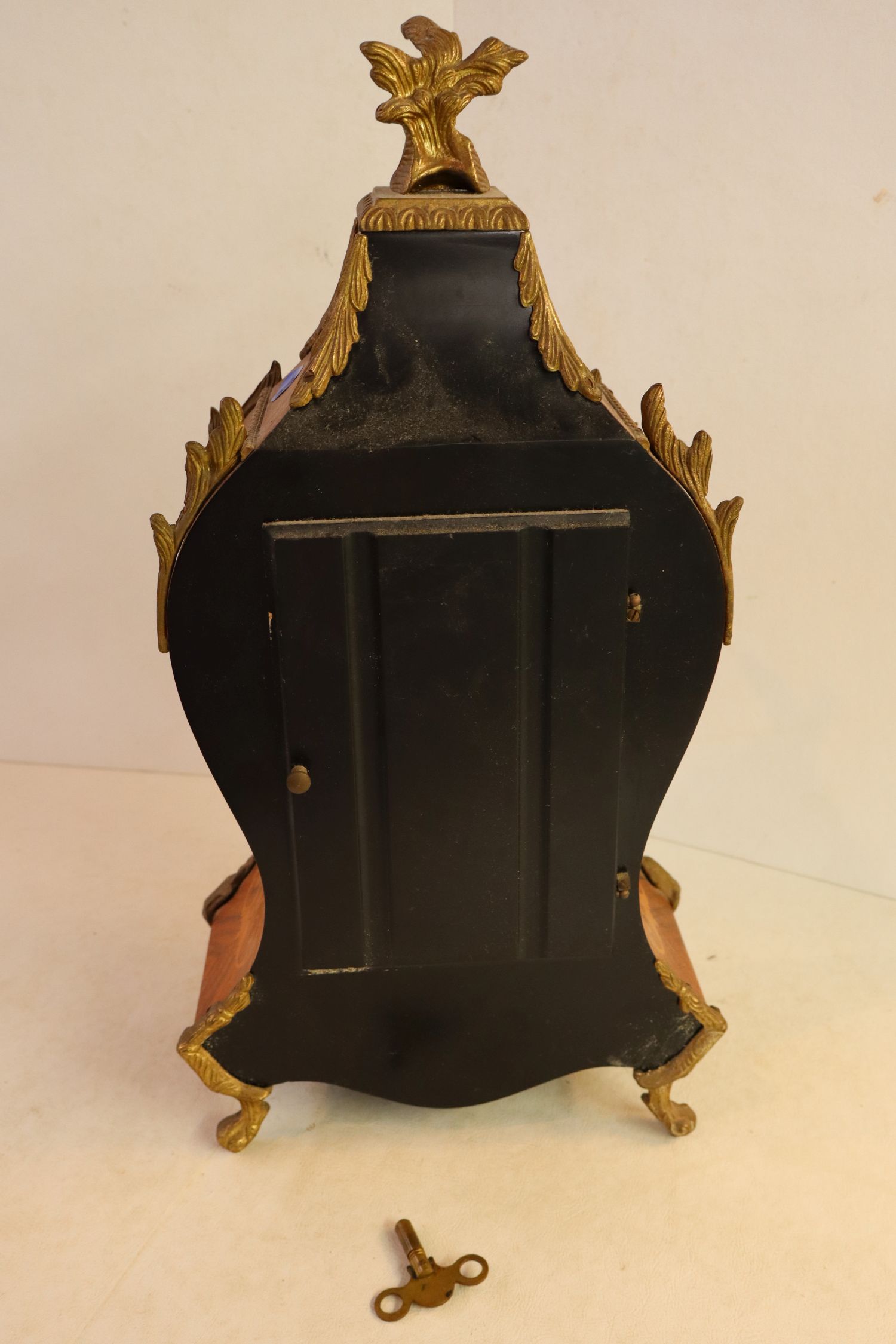Vtg Fr style inlaid mantle clock with bronze
