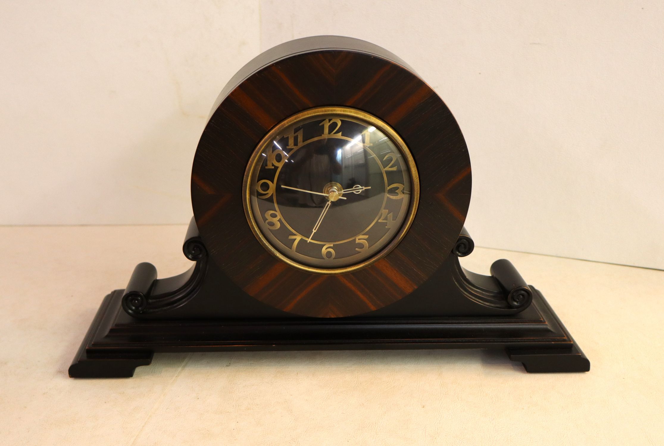 Art deco style mantle clock with quartz movement