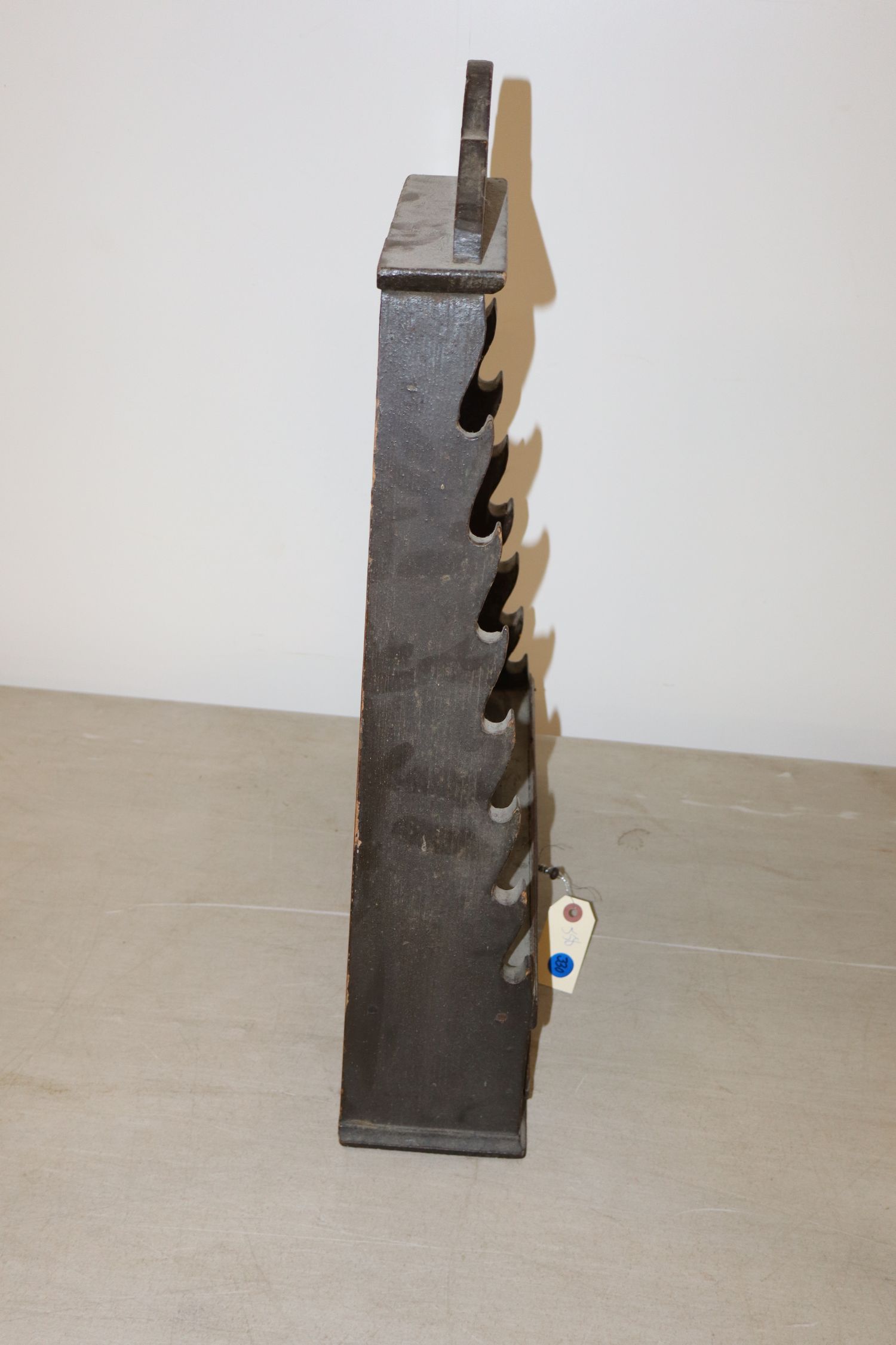 Early Amer prim wood small triangular rack