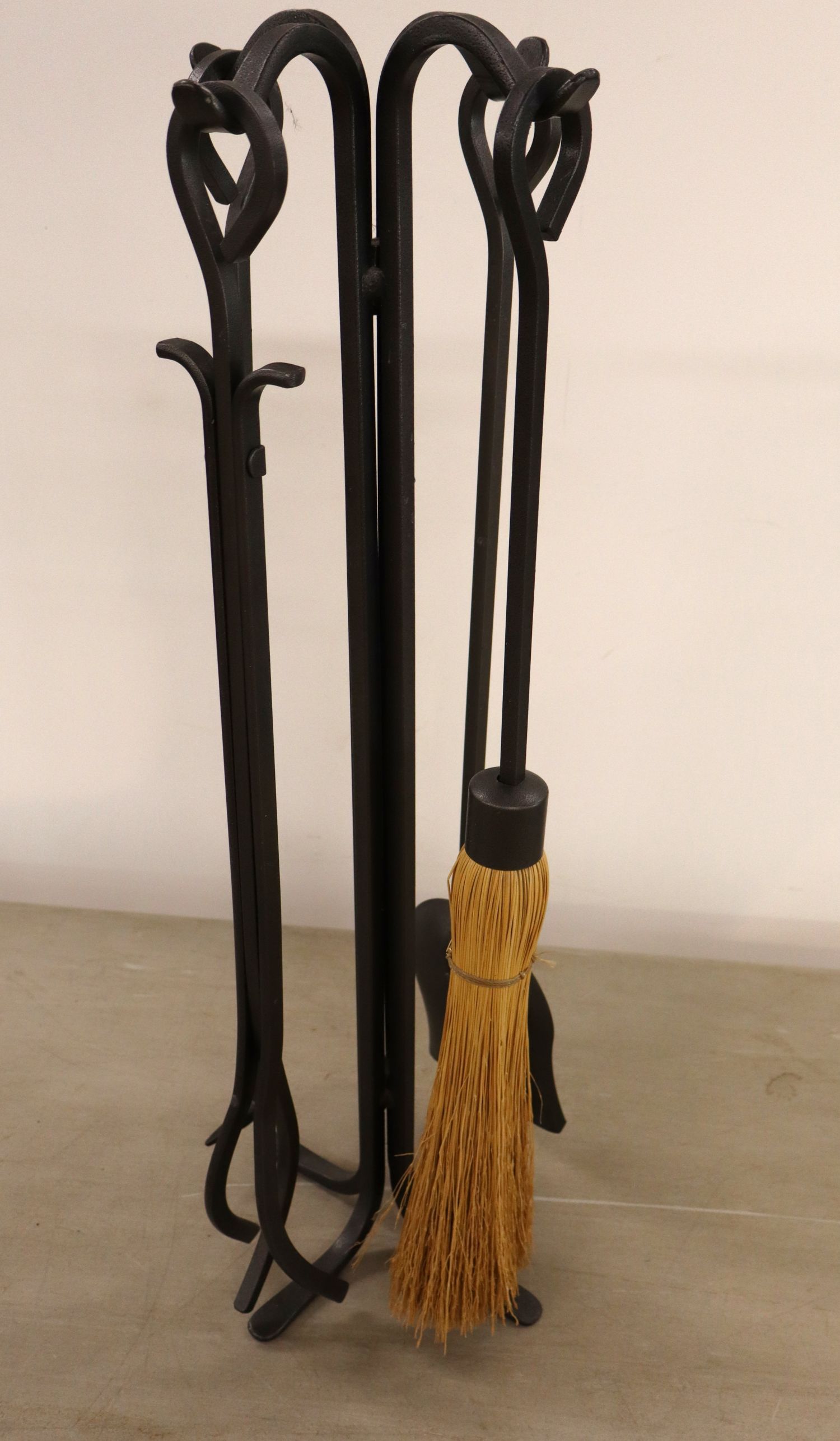 5 piece fireplace set. 27.5"h x 9" diameter