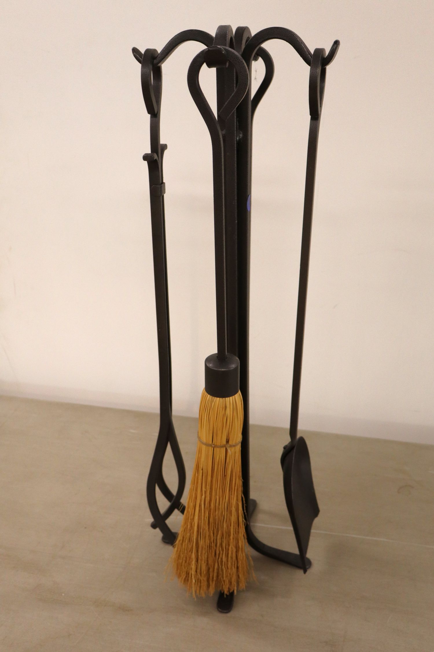 5 piece fireplace set. 27.5"h x 9" diameter
