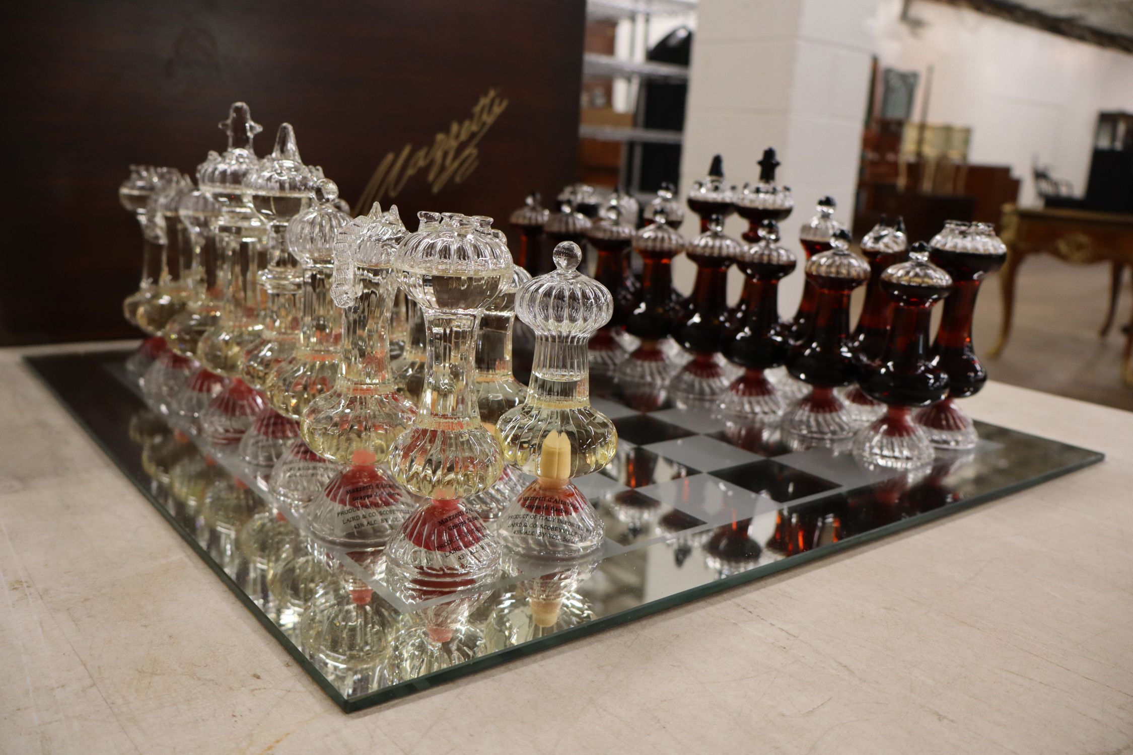 Beautiful Mazzetti venetian glass chess set w/custom case