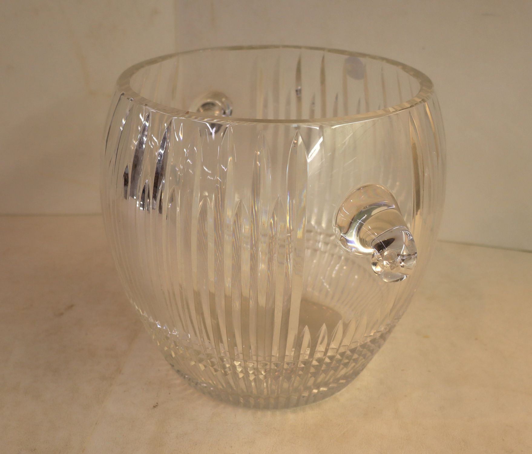 Lead crystal double handle bowl