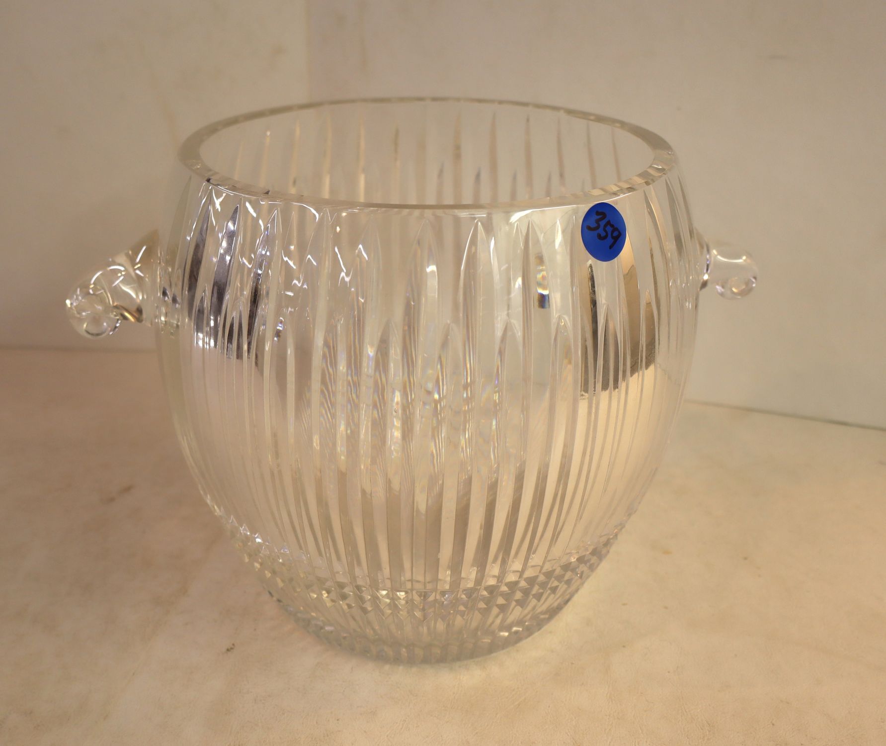 Lead crystal double handle bowl
