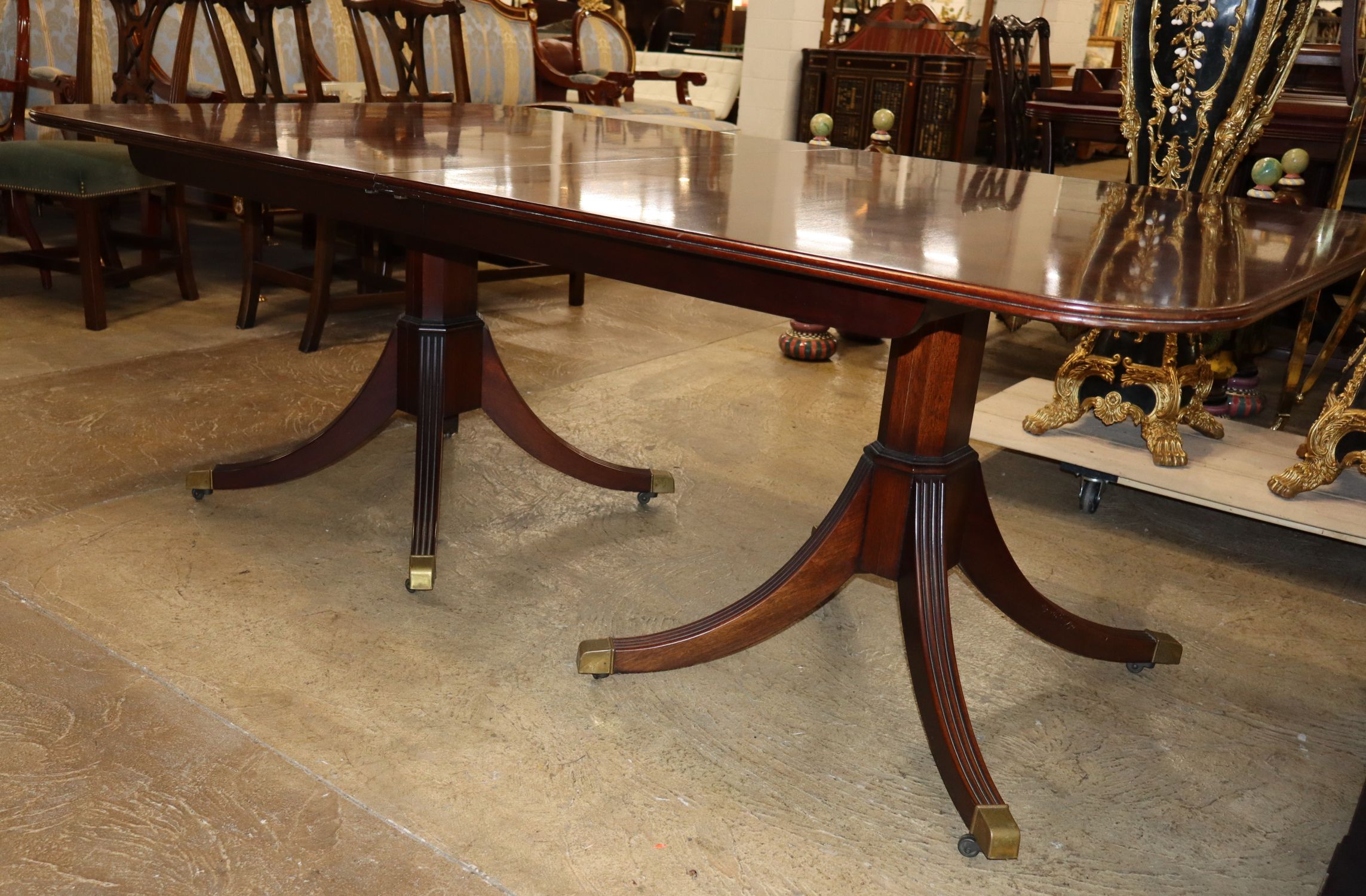 Kindel Irish Georgian Mahogany 48" Dining Table