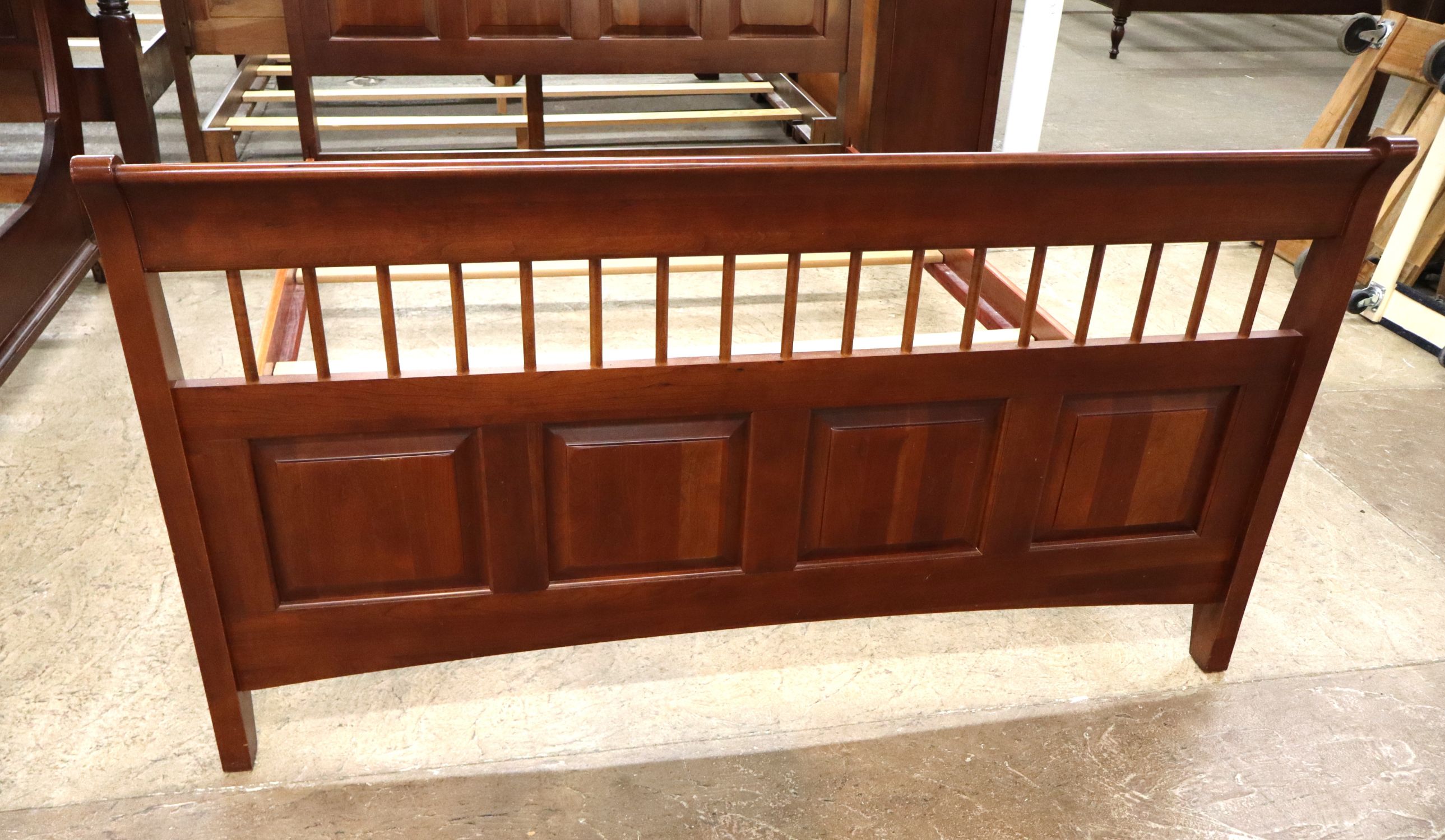 Country Cherry Queen Panel Bed Footprint 50.5"h