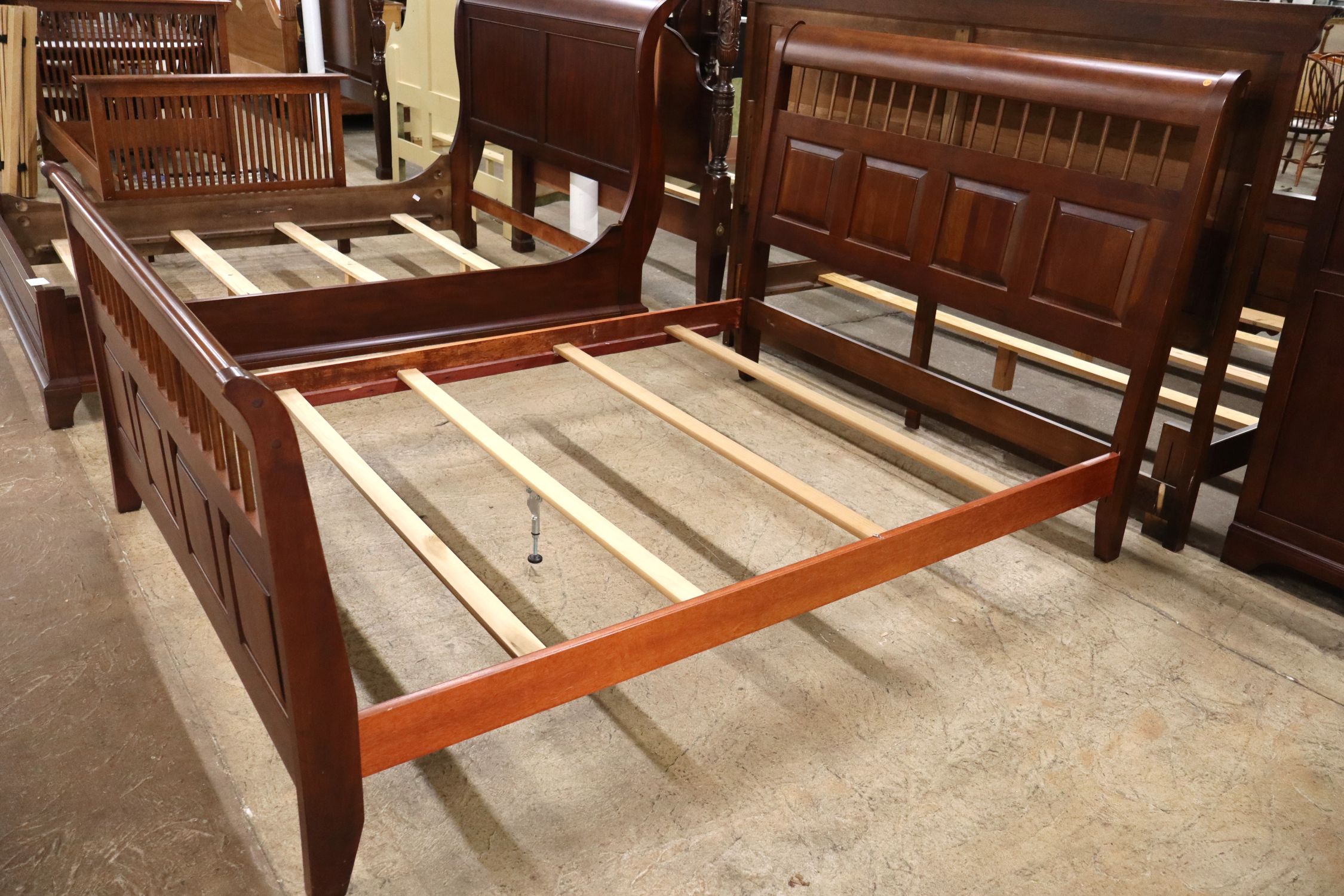 Country Cherry Queen Panel Bed Footprint 50.5"h