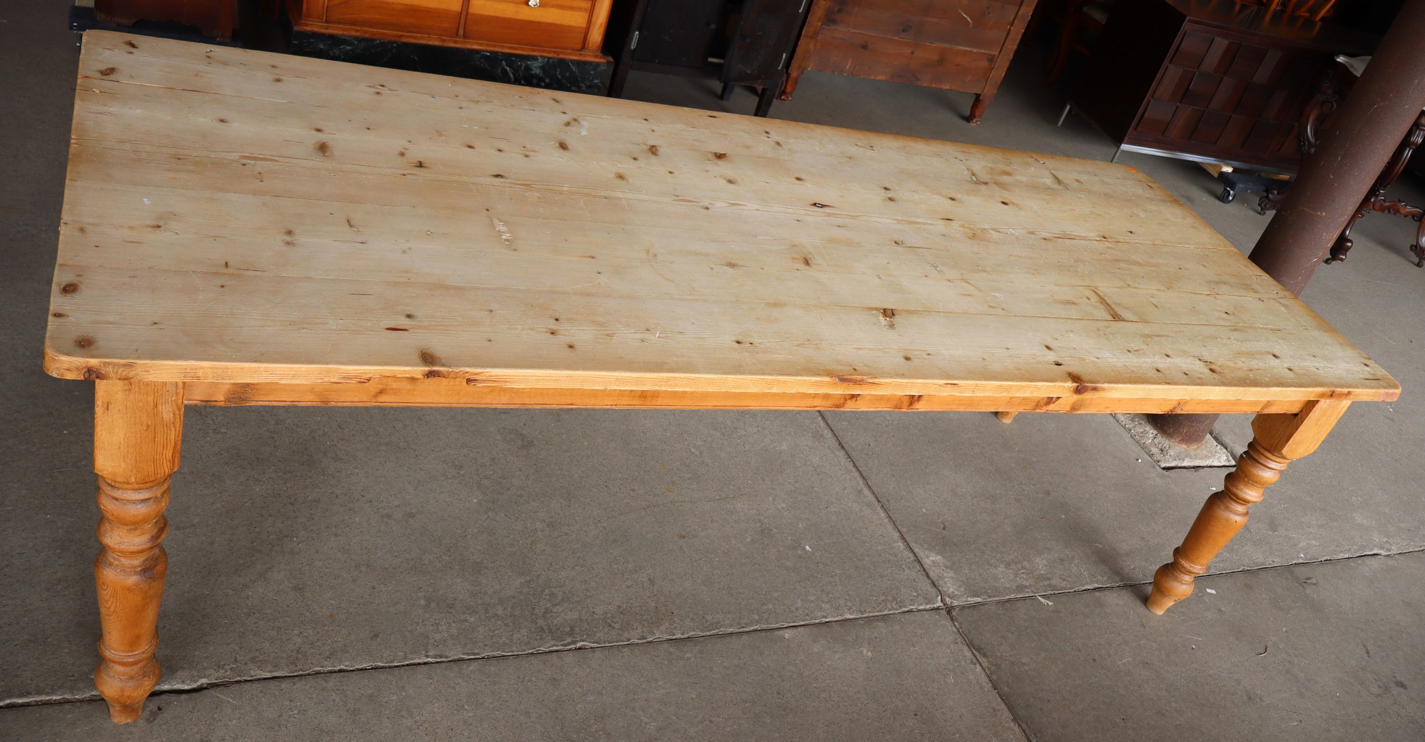 Antique Style Pine Country Turn Leg Dining Table