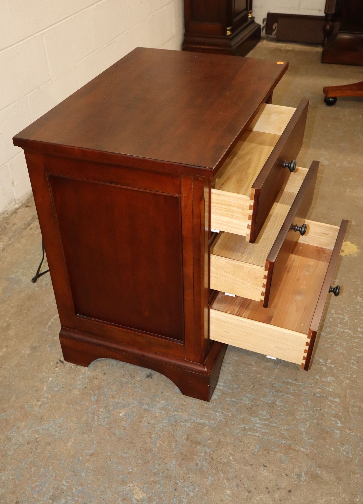 Like New Cherry 3-Drawer Contemp Power Nightstand