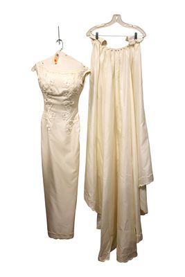 Vintage Ivory Satin Wedding Gown Veil & Lenox Cake Topper. Vintage 2pc ivory satin sheath 