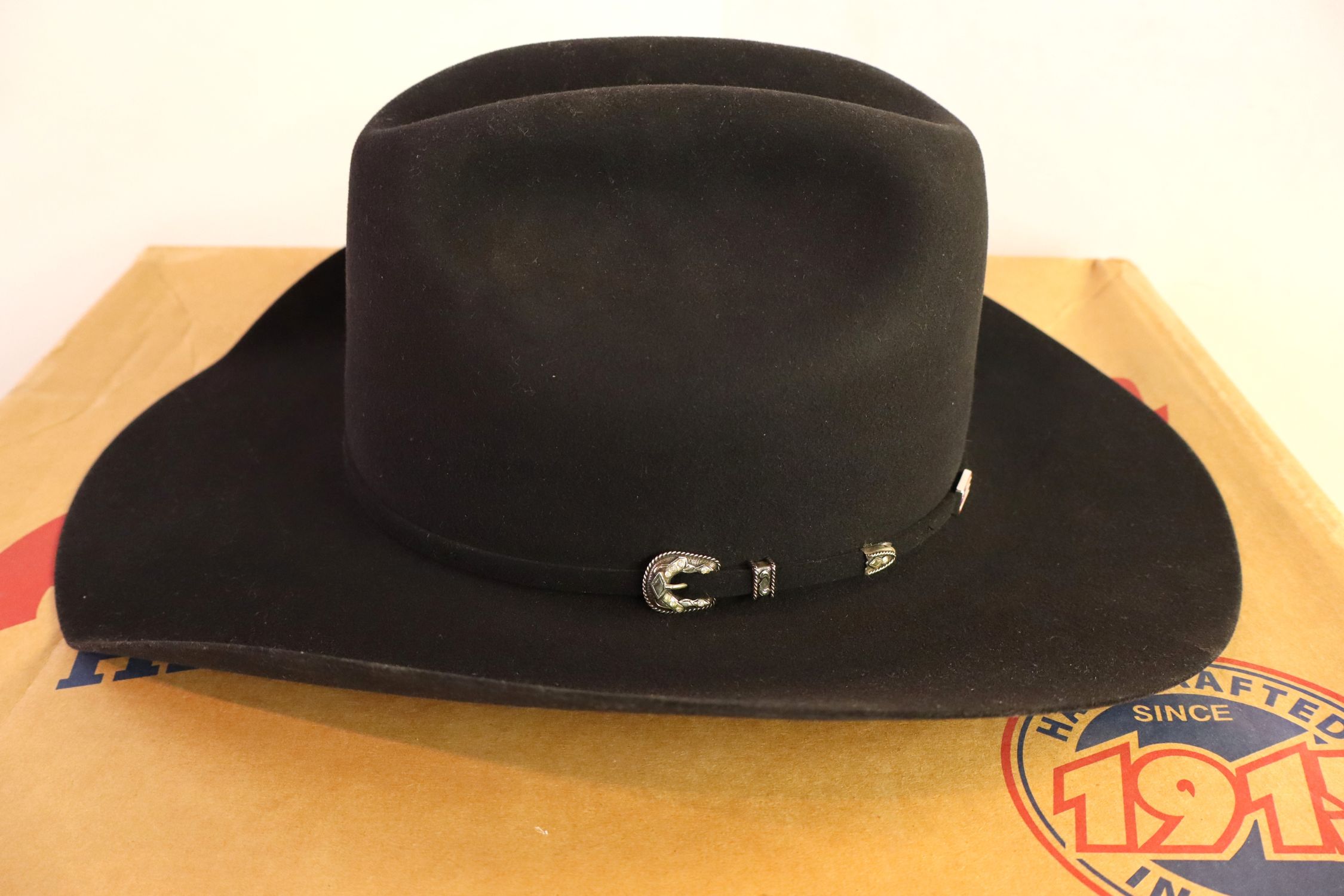 American Hat Company Cowboy Hat in Box, long oval size 6