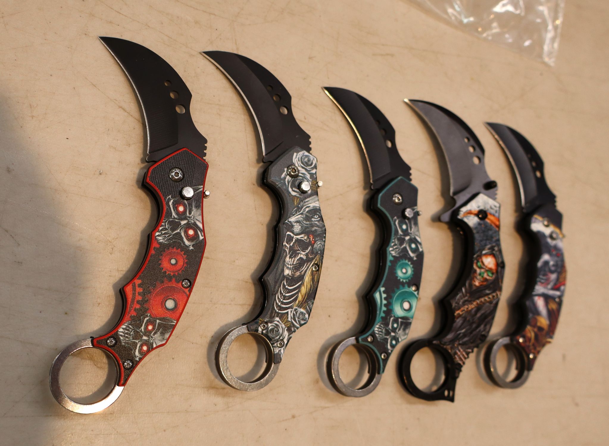 5 finger folding knives