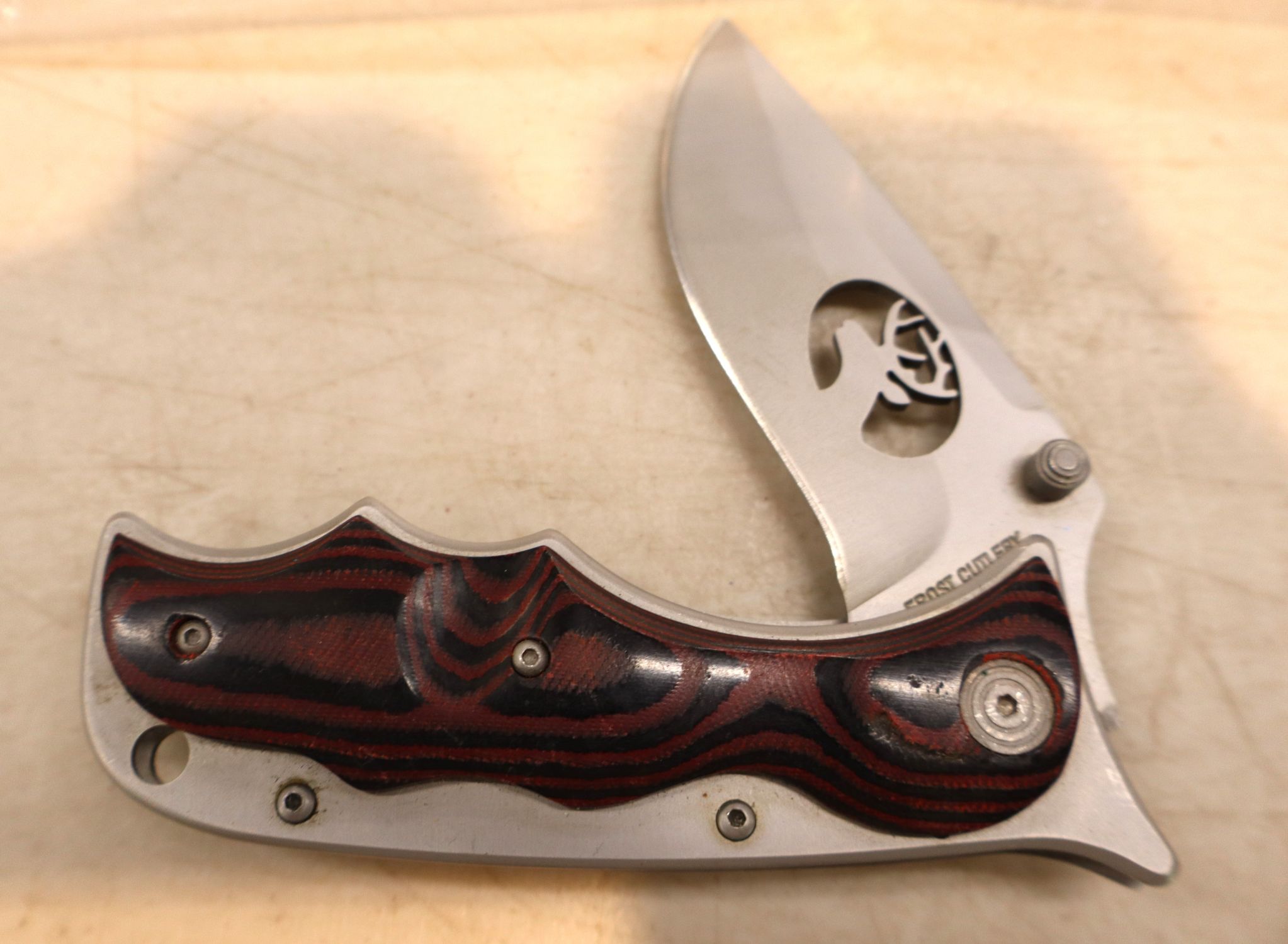 5 folding pockets knives with beltloops and 1 with original package