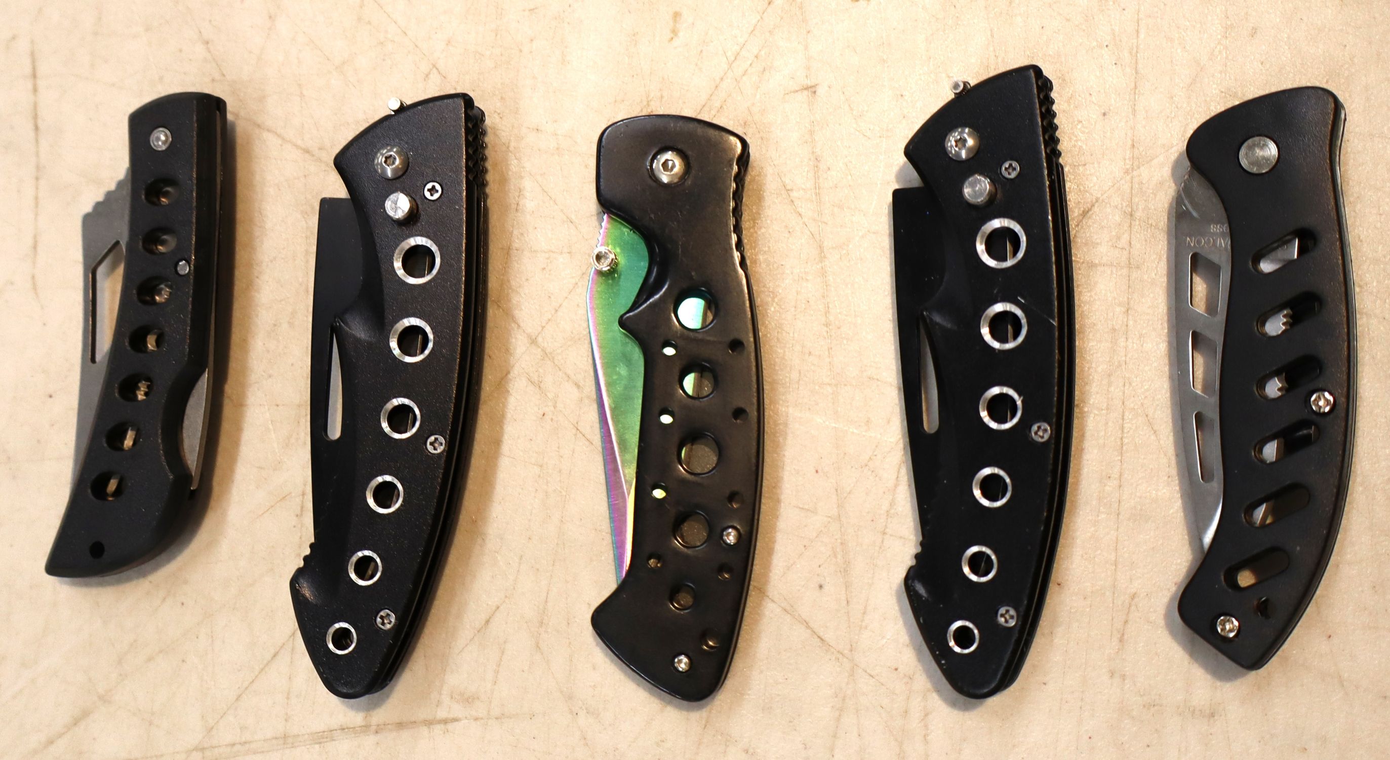 5 folding pocket knives with beltloops