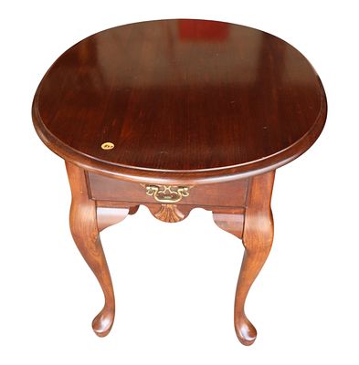 Oval QA cherry lamp table with shell carving. Oval queen anne 1 drawer cherry lamp table with 
